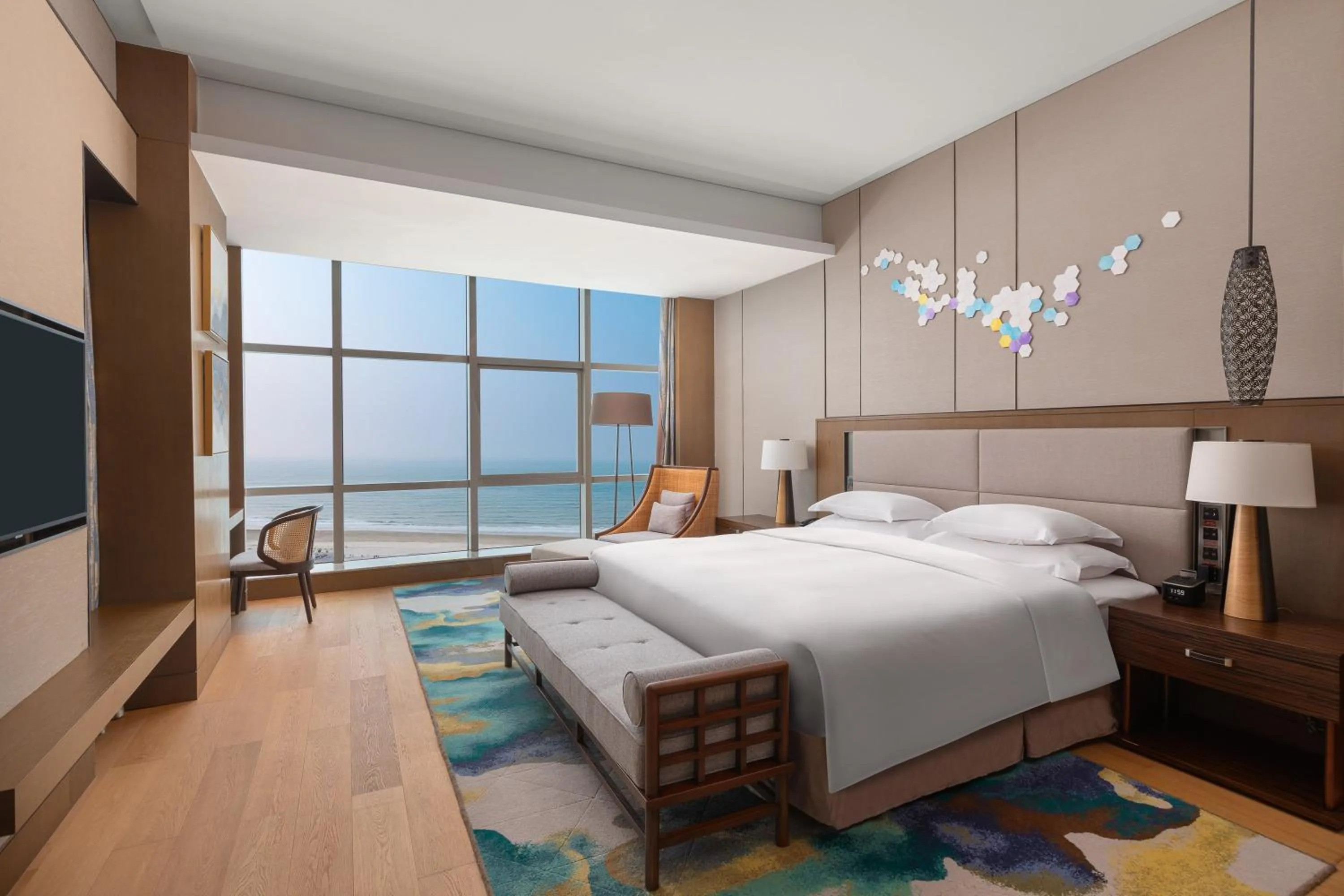 Photo of the whole room, Bed in Crowne Plaza Beihai Silver Beach by IHG