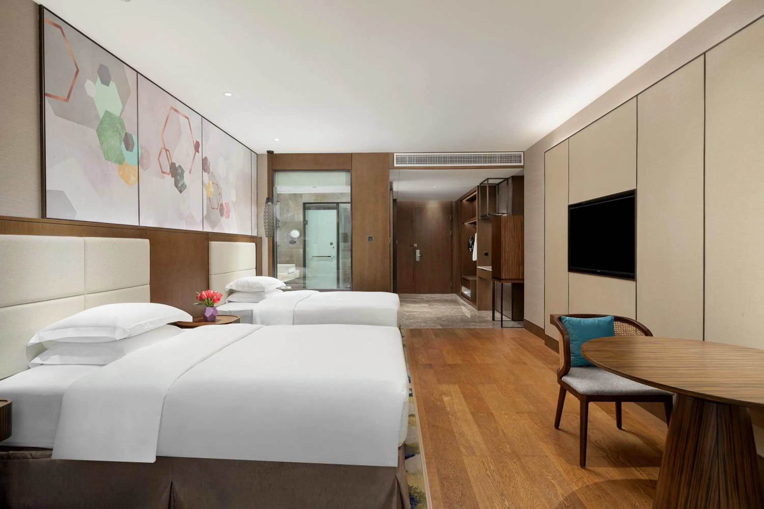 Photo of the whole room, Bed in Crowne Plaza Beihai Silver Beach by IHG