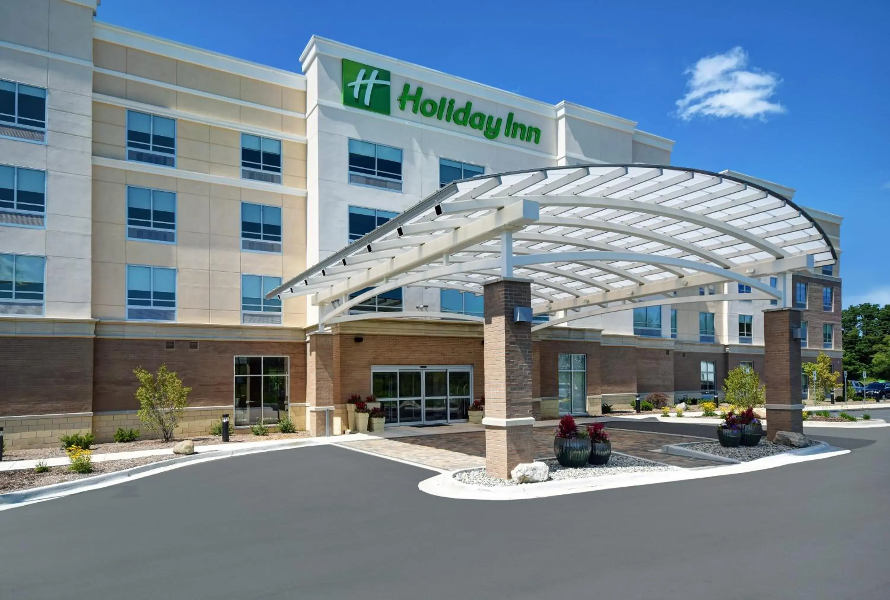 Property building in Holiday Inn Grand Rapids North - Walker by IHG Property building in Holiday Inn Grand Rapids North - Walker by IHG
