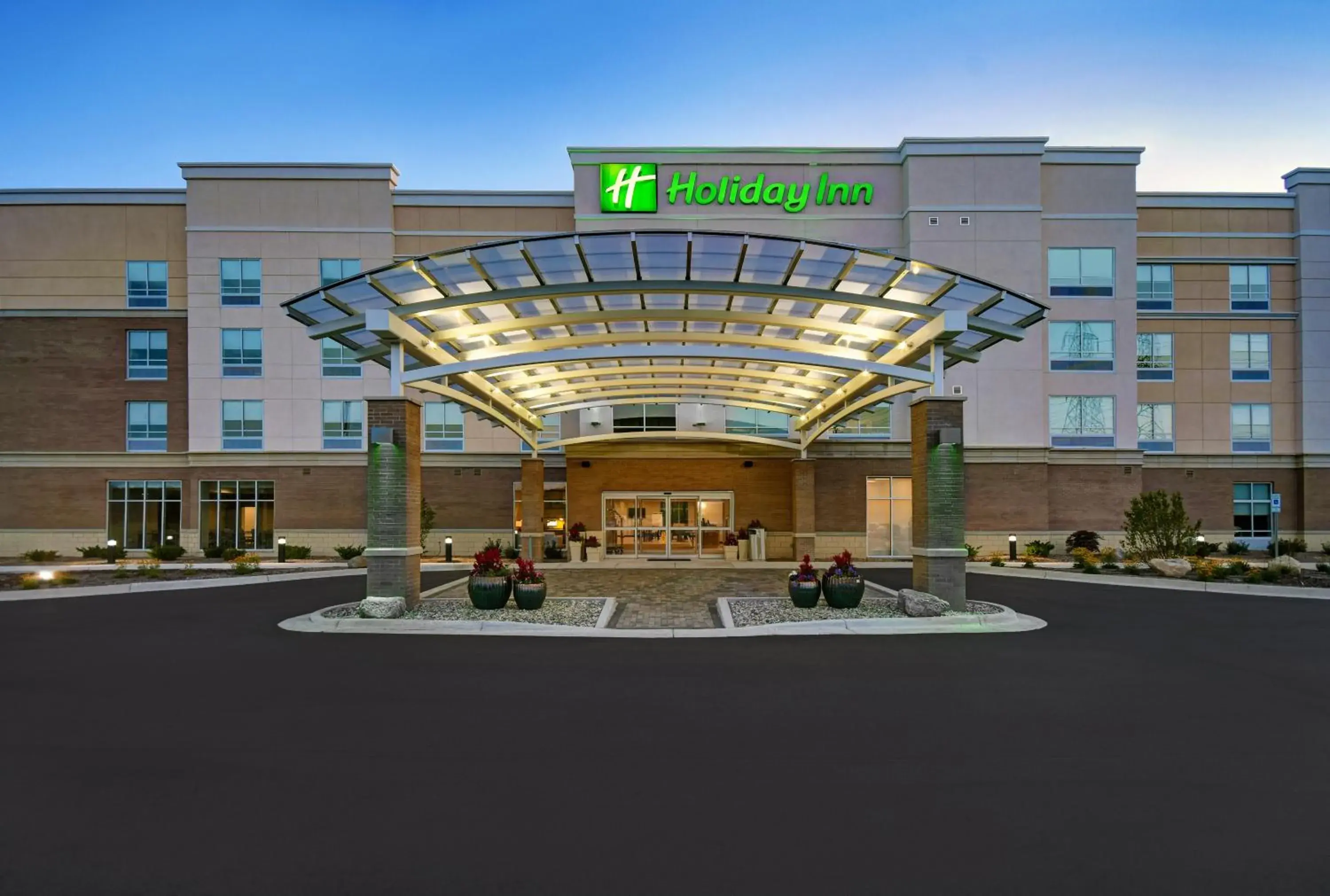 Property building in Holiday Inn Grand Rapids North - Walker by IHG Property building in Holiday Inn Grand Rapids North - Walker by IHG