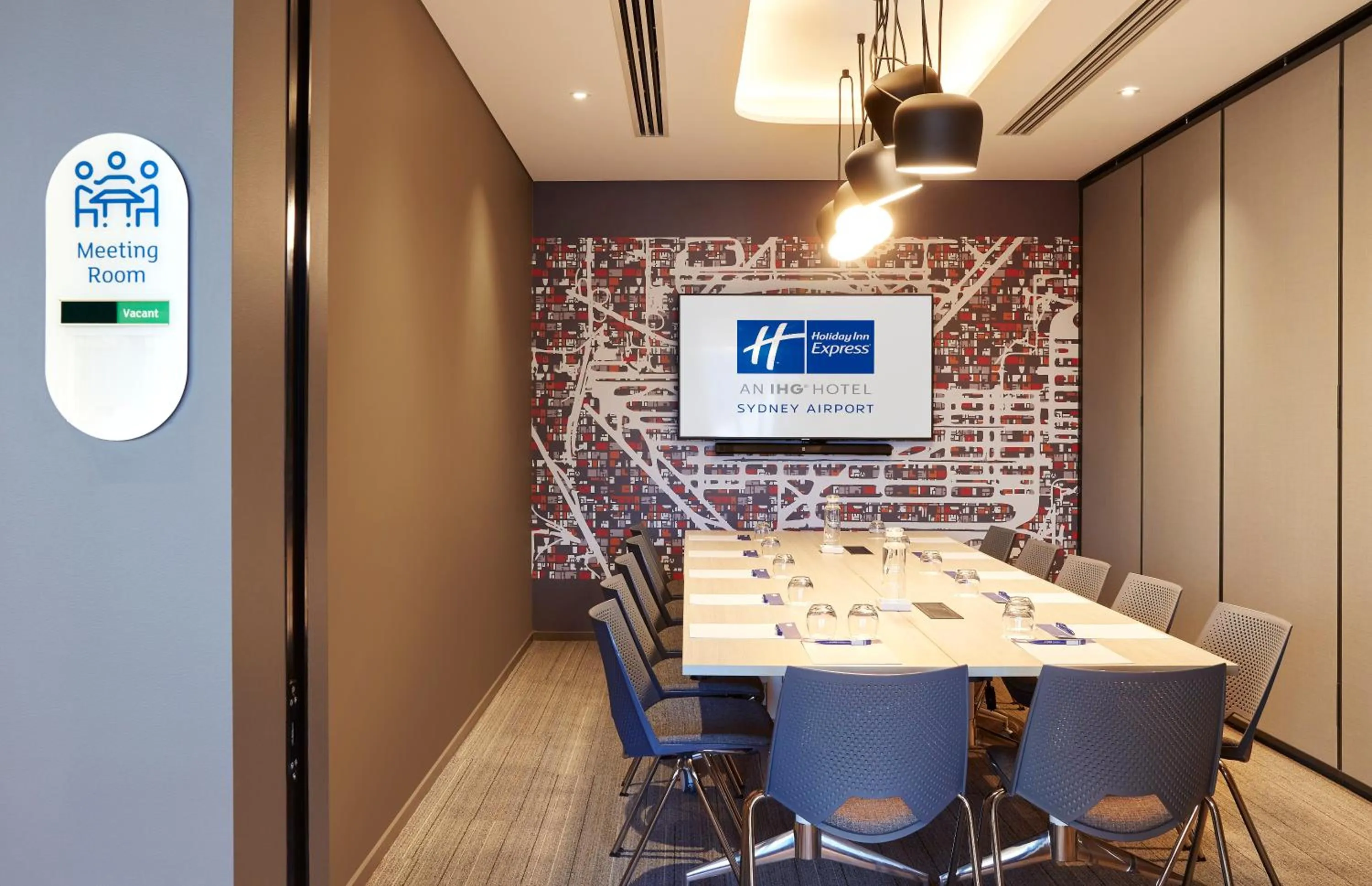 Meeting/conference room in Holiday Inn Express Sydney Airport by IHG