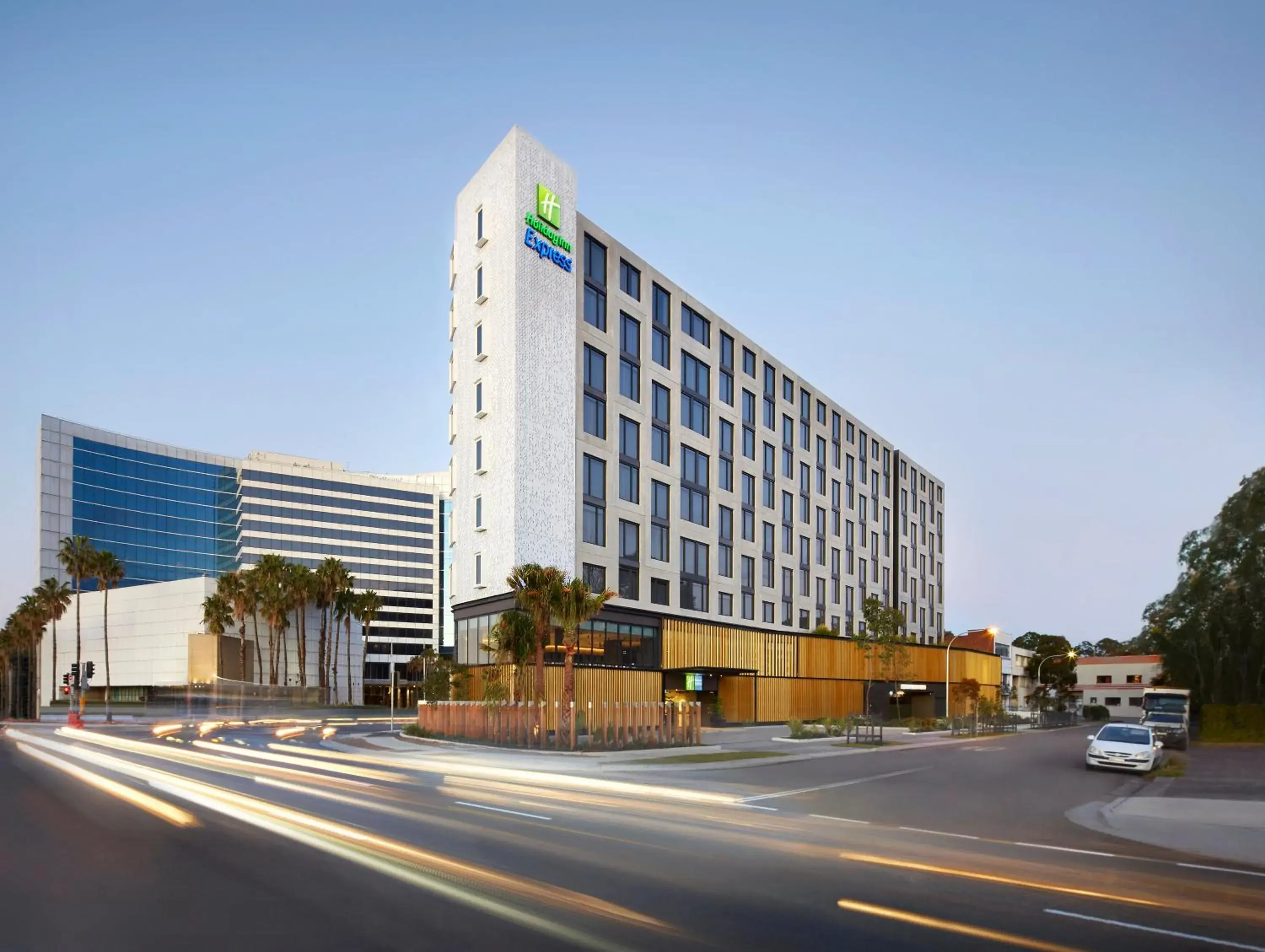 Property building in Holiday Inn Express Sydney Airport by IHG Property building in Holiday Inn Express Sydney Airport by IHG