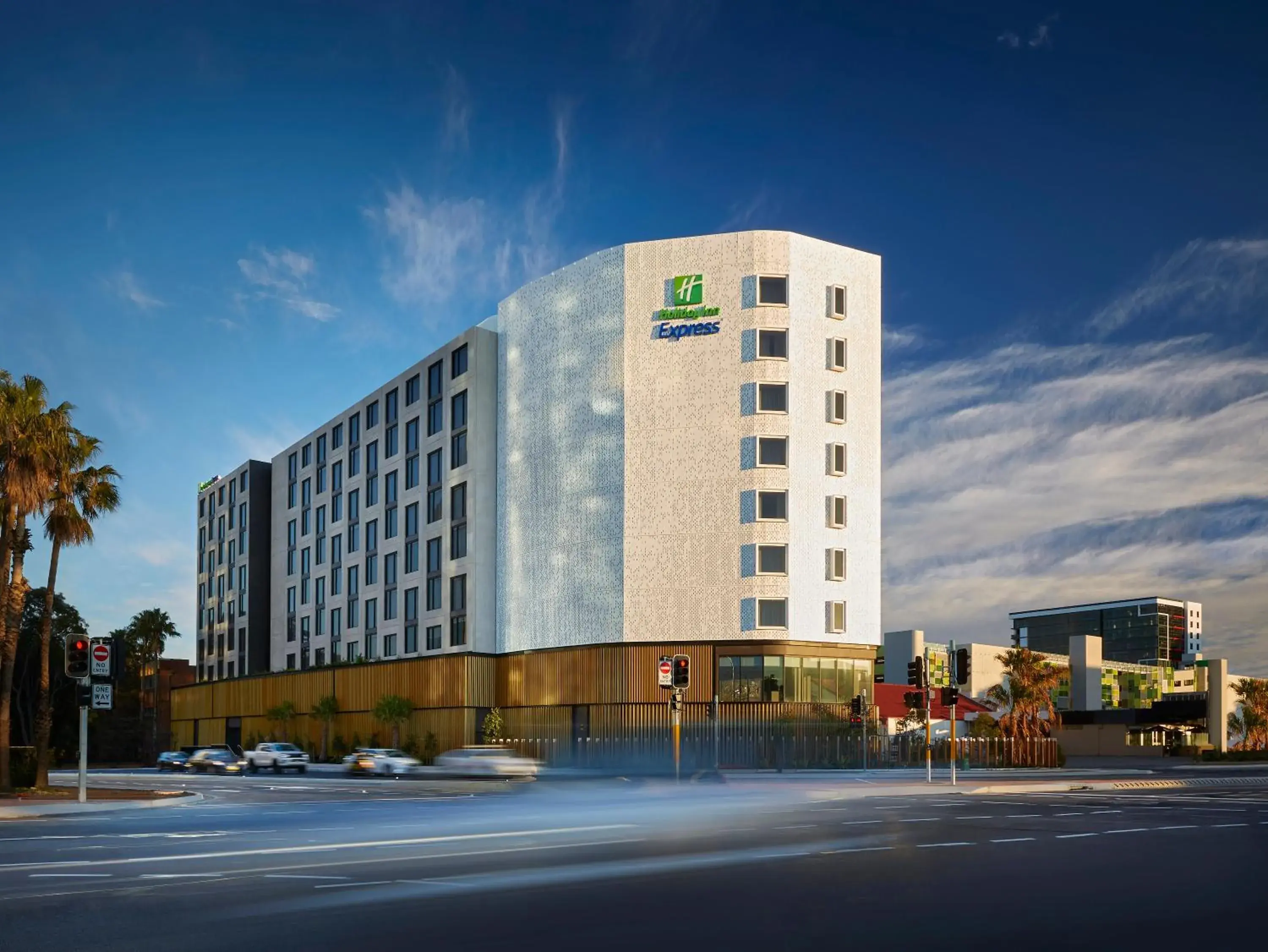 Property building in Holiday Inn Express Sydney Airport by IHG Property building in Holiday Inn Express Sydney Airport by IHG