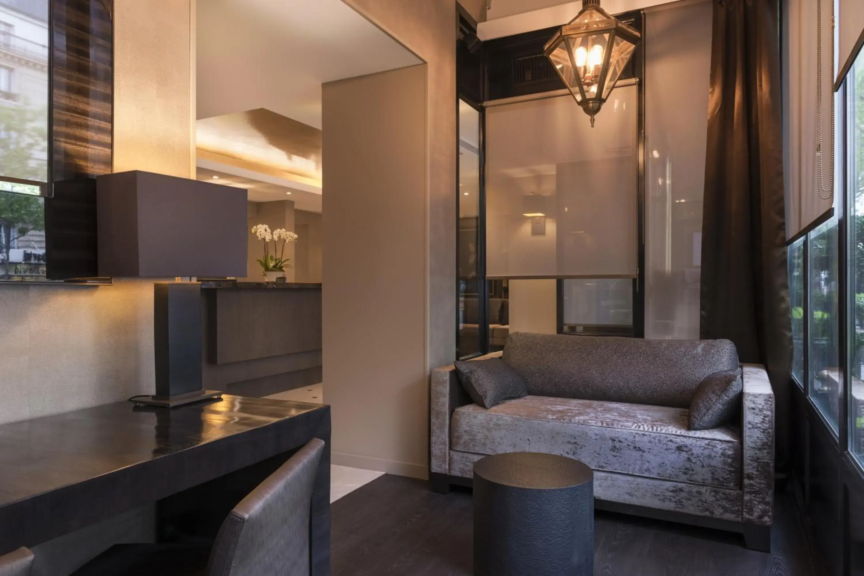 Lobby or reception in La Villa des Ternes Lobby or reception in La Villa des Ternes