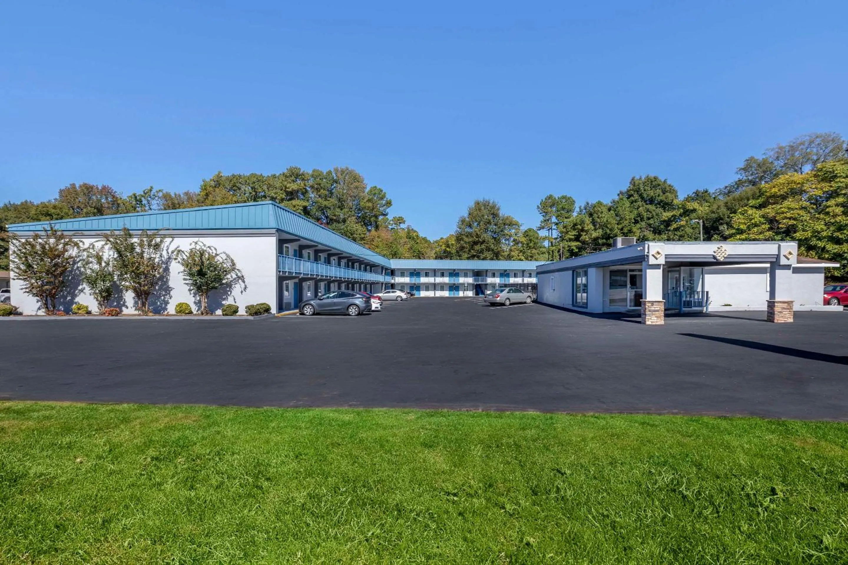 Property building in Rodeway Inn Union