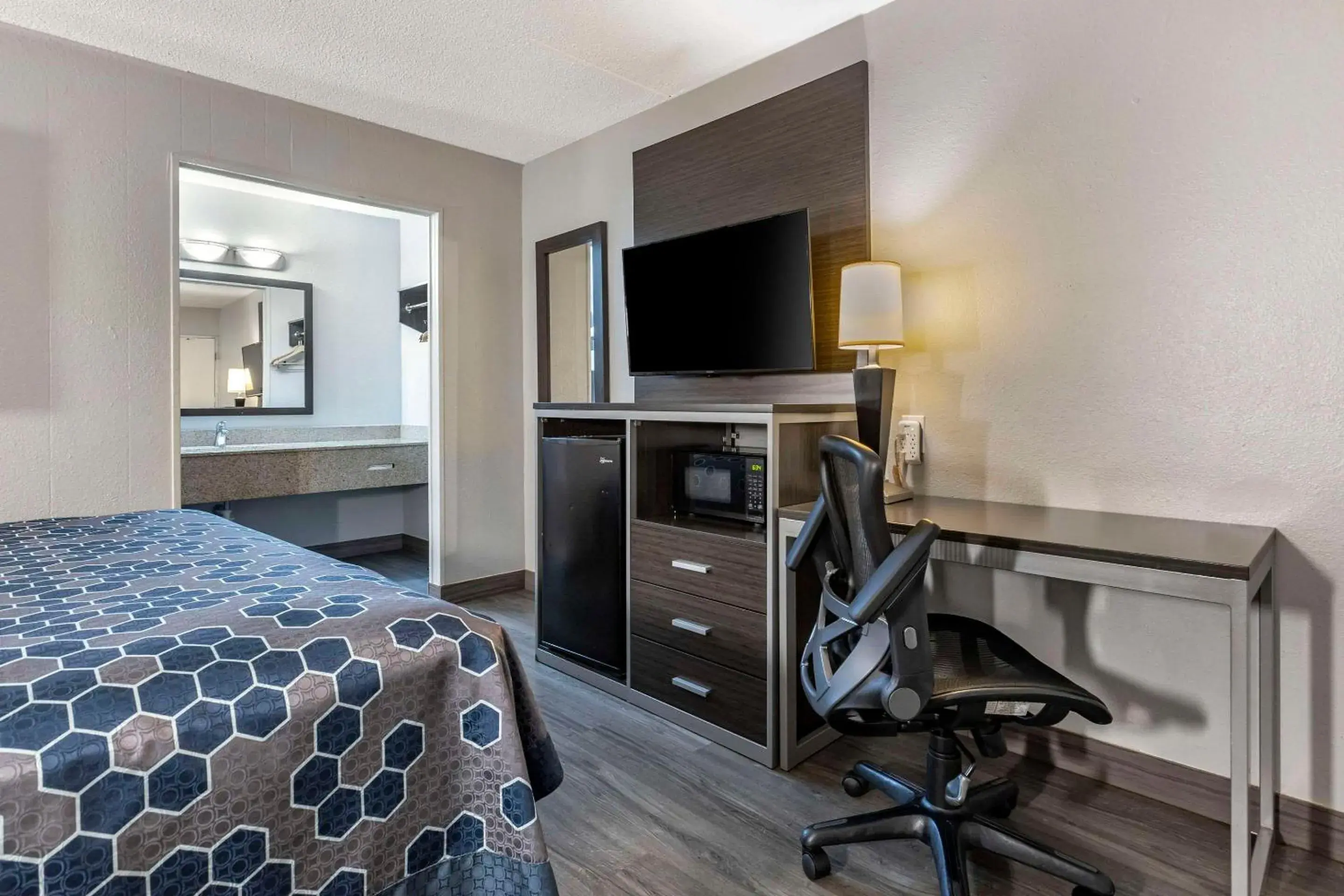 Bedroom, Bed in Rodeway Inn Union Bedroom, Bed in Rodeway Inn Union