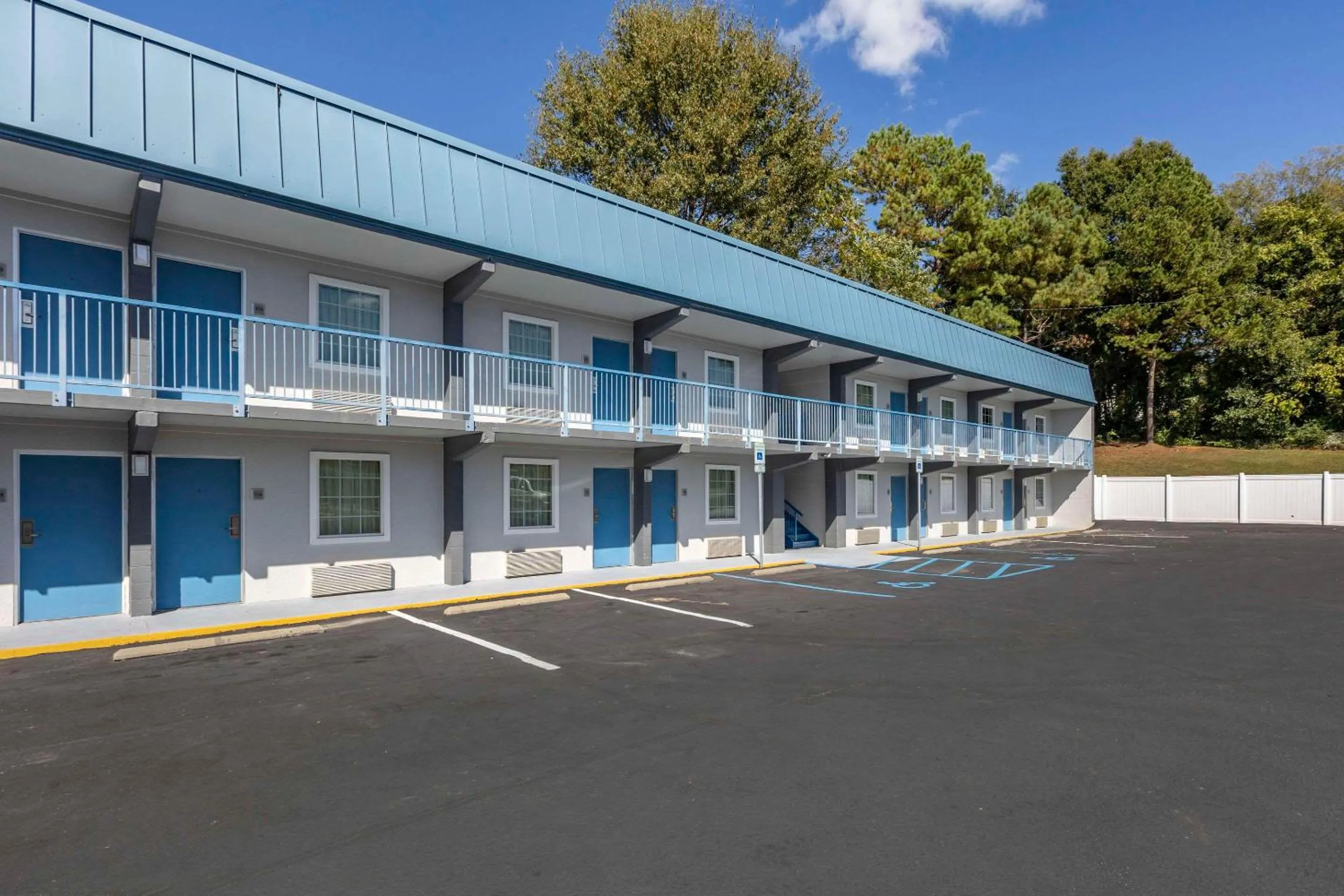 Property building in Rodeway Inn Union