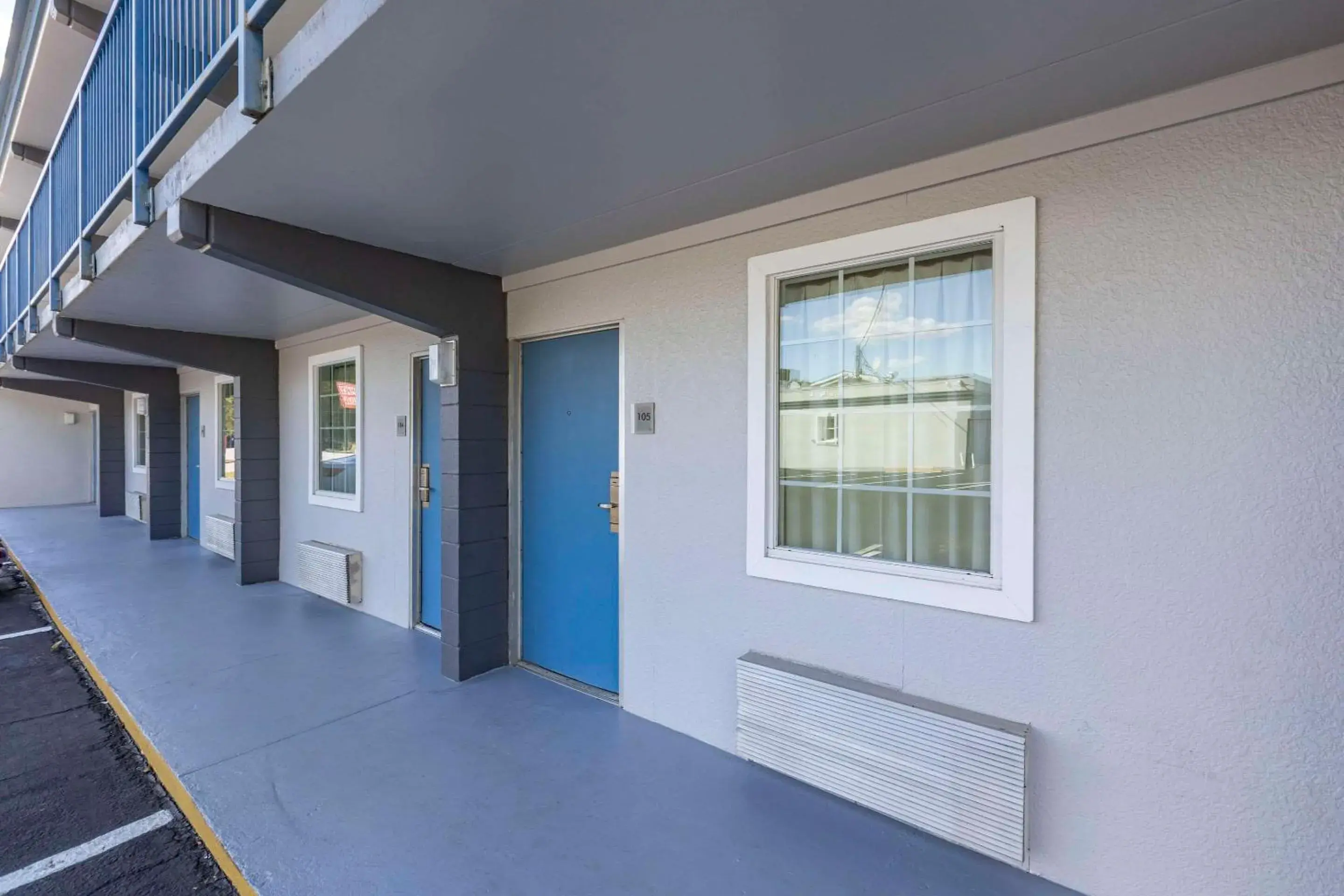 Property building in Rodeway Inn Union Property building in Rodeway Inn Union