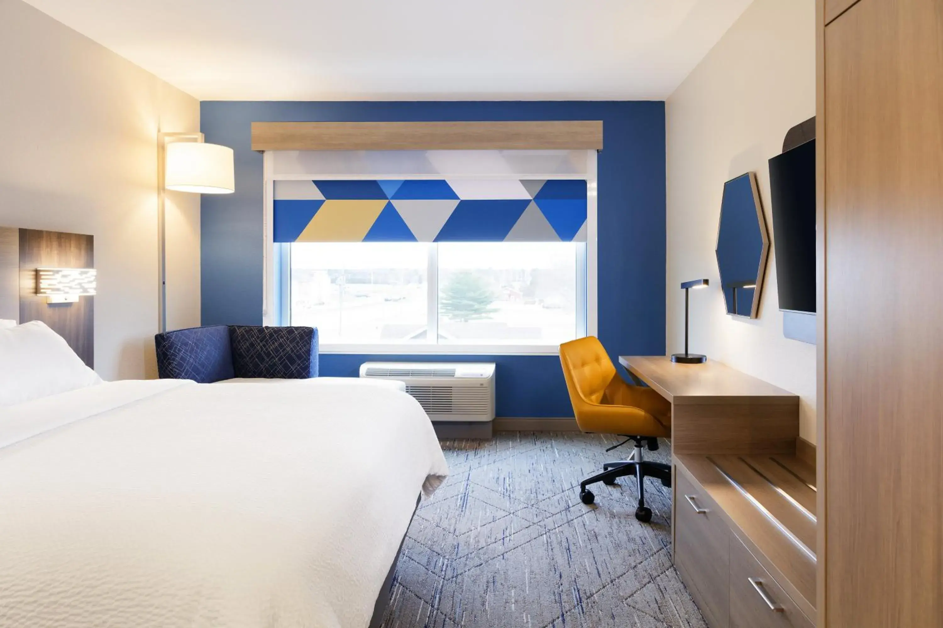 Photo of the whole room, Bed in Holiday Inn Express & Suites Gonzales by IHG Photo of the whole room, Bed in Holiday Inn Express & Suites Gonzales by IHG