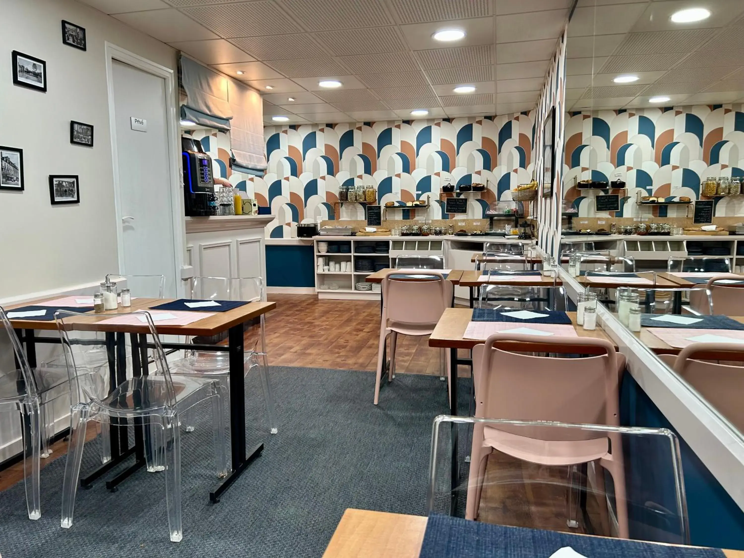 Breakfast in Cit'Hotel le Challonge Breakfast in Cit'Hotel le Challonge