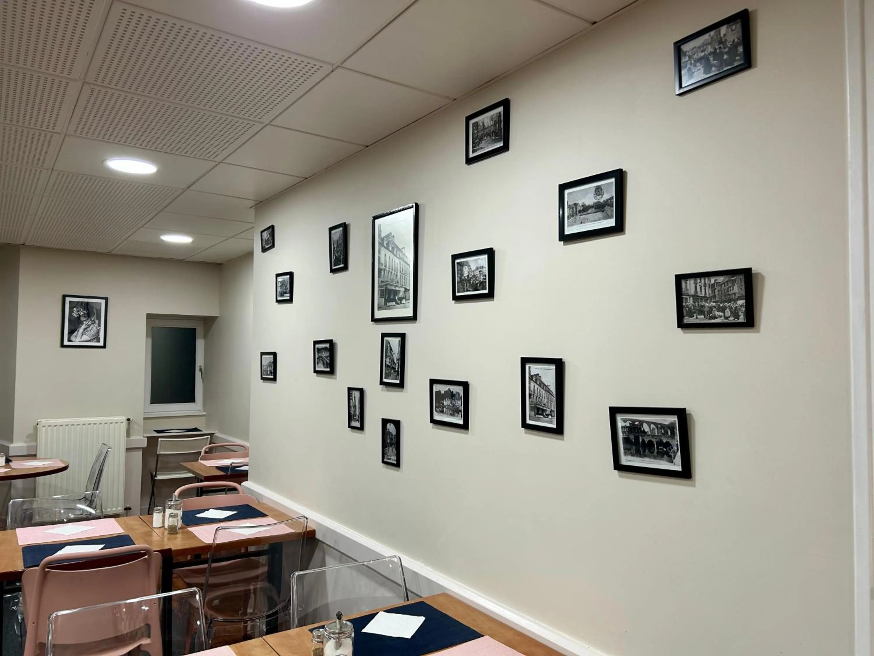 Breakfast in Cit'Hotel le Challonge