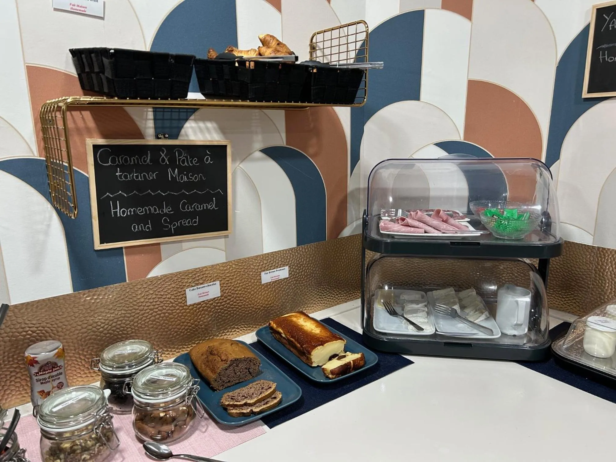 Food in Cit'Hotel le Challonge