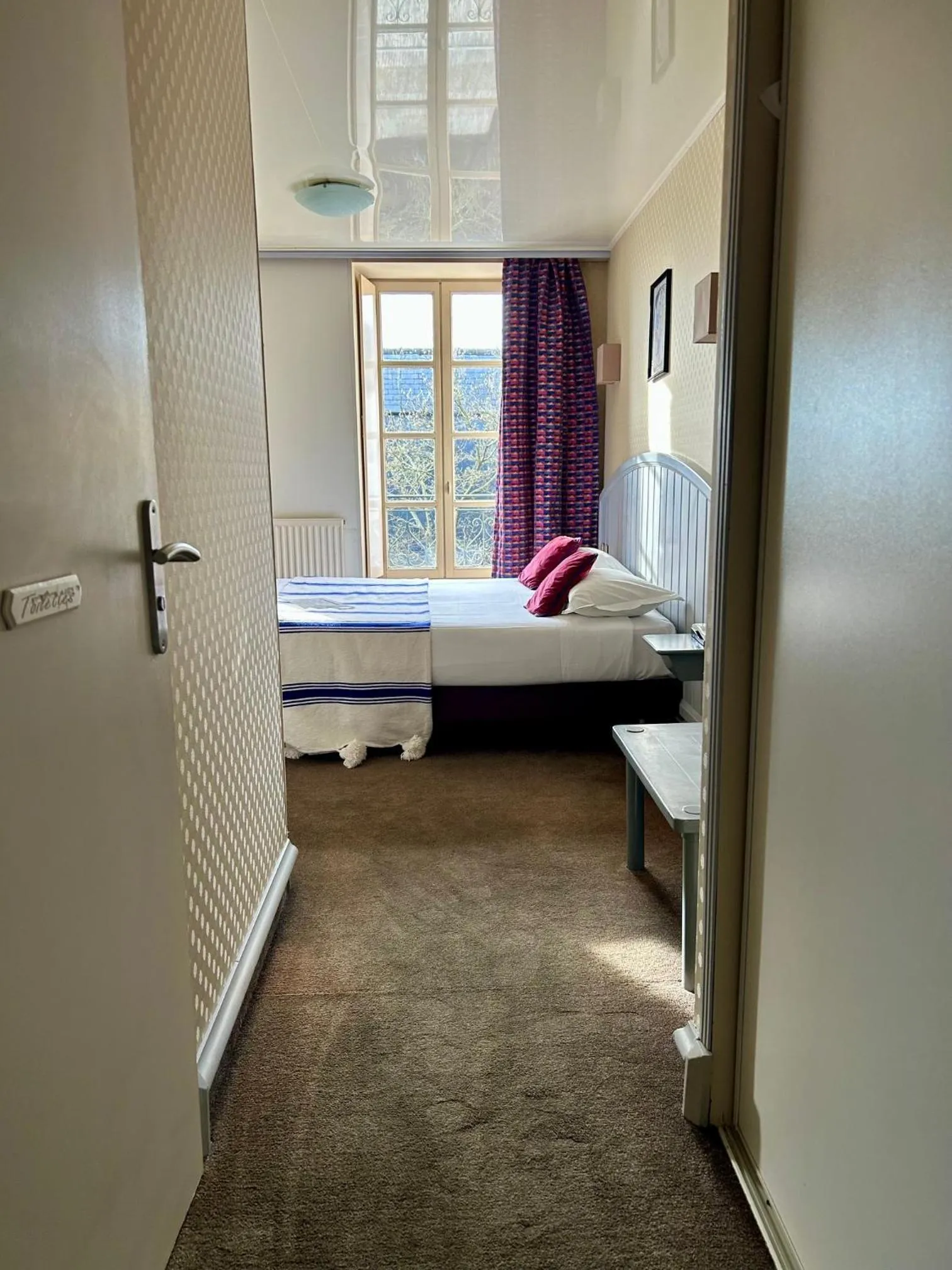 Bedroom, Bed in Cit'Hotel le Challonge