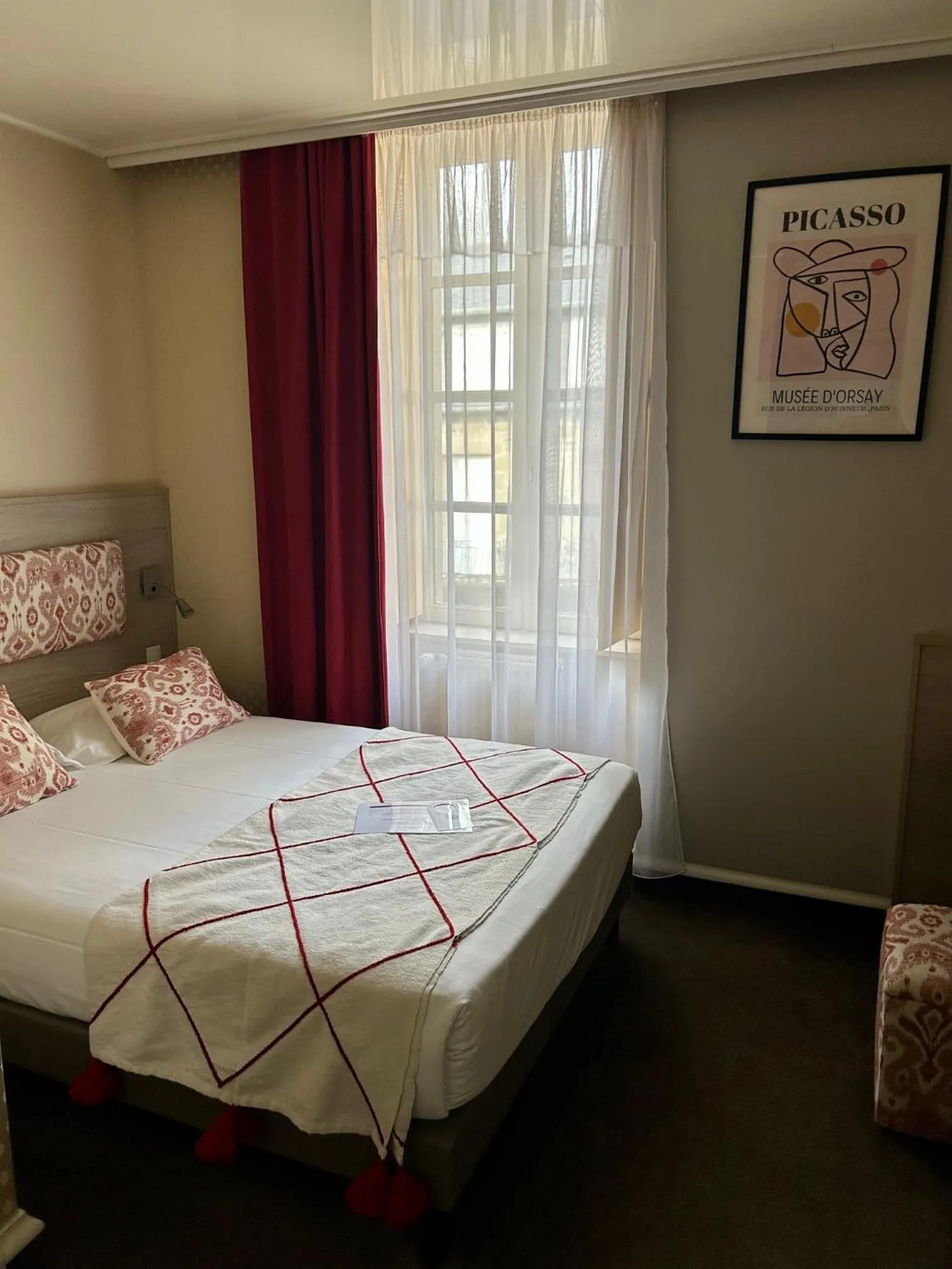 Bedroom, Bed in Cit'Hotel le Challonge