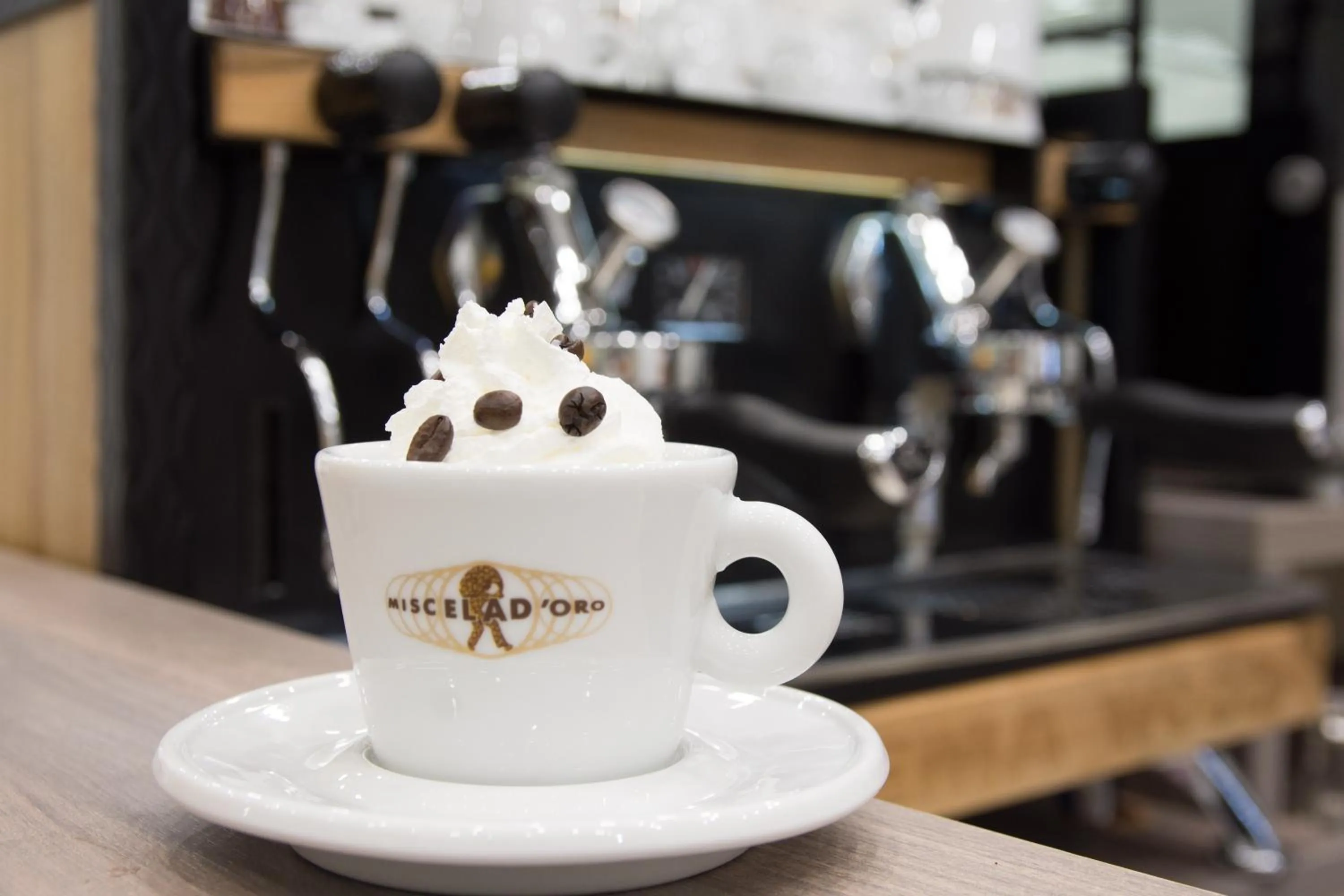 Coffee/tea facilities in Omia