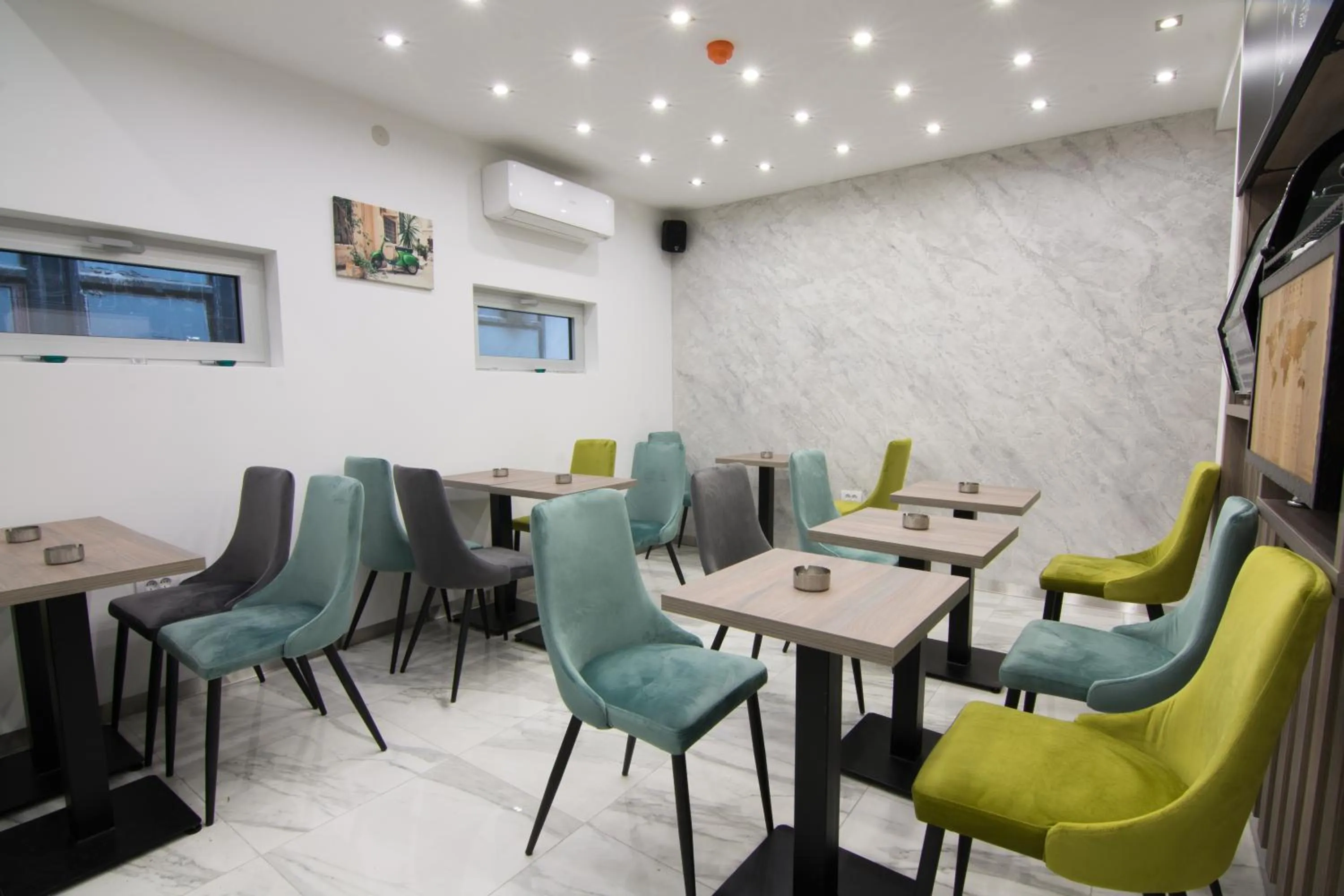 Lounge or bar in Omia