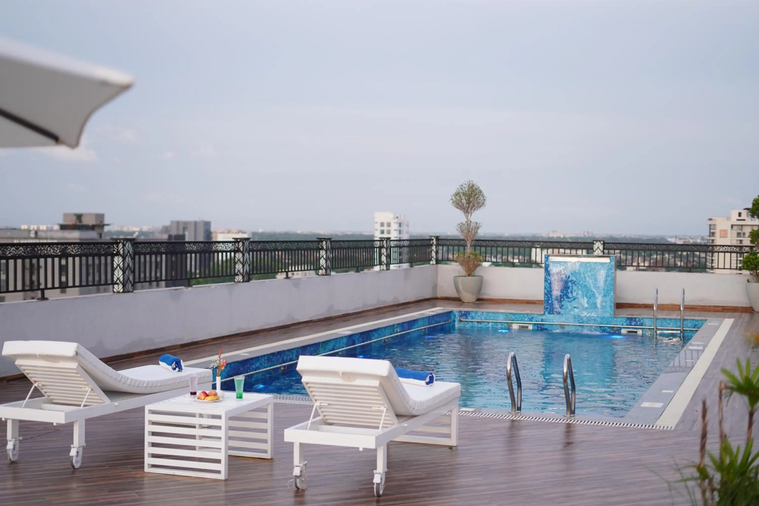 Swimming pool in Nine Tree Luxury Hotel & Suites Lahore