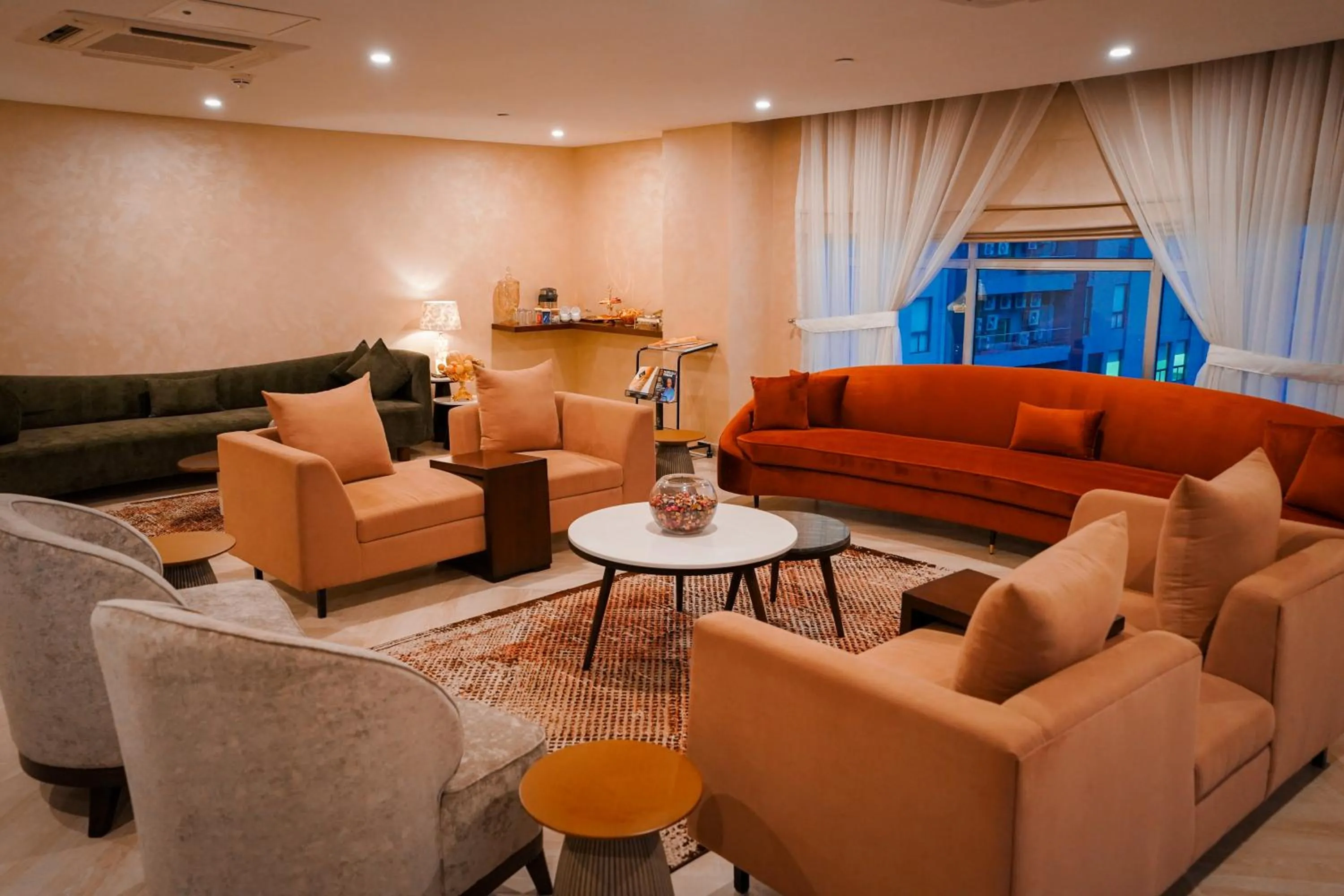 Lounge or bar in Nine Tree Luxury Hotel & Suites Lahore