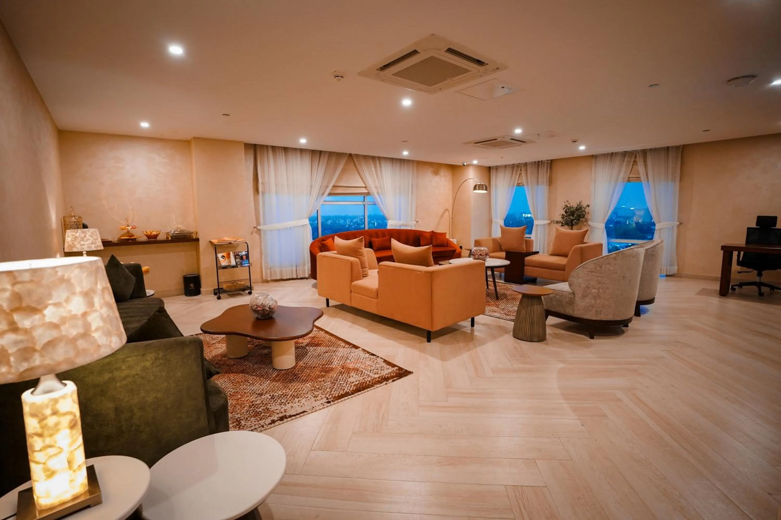 Lounge or bar in Nine Tree Luxury Hotel & Suites Lahore