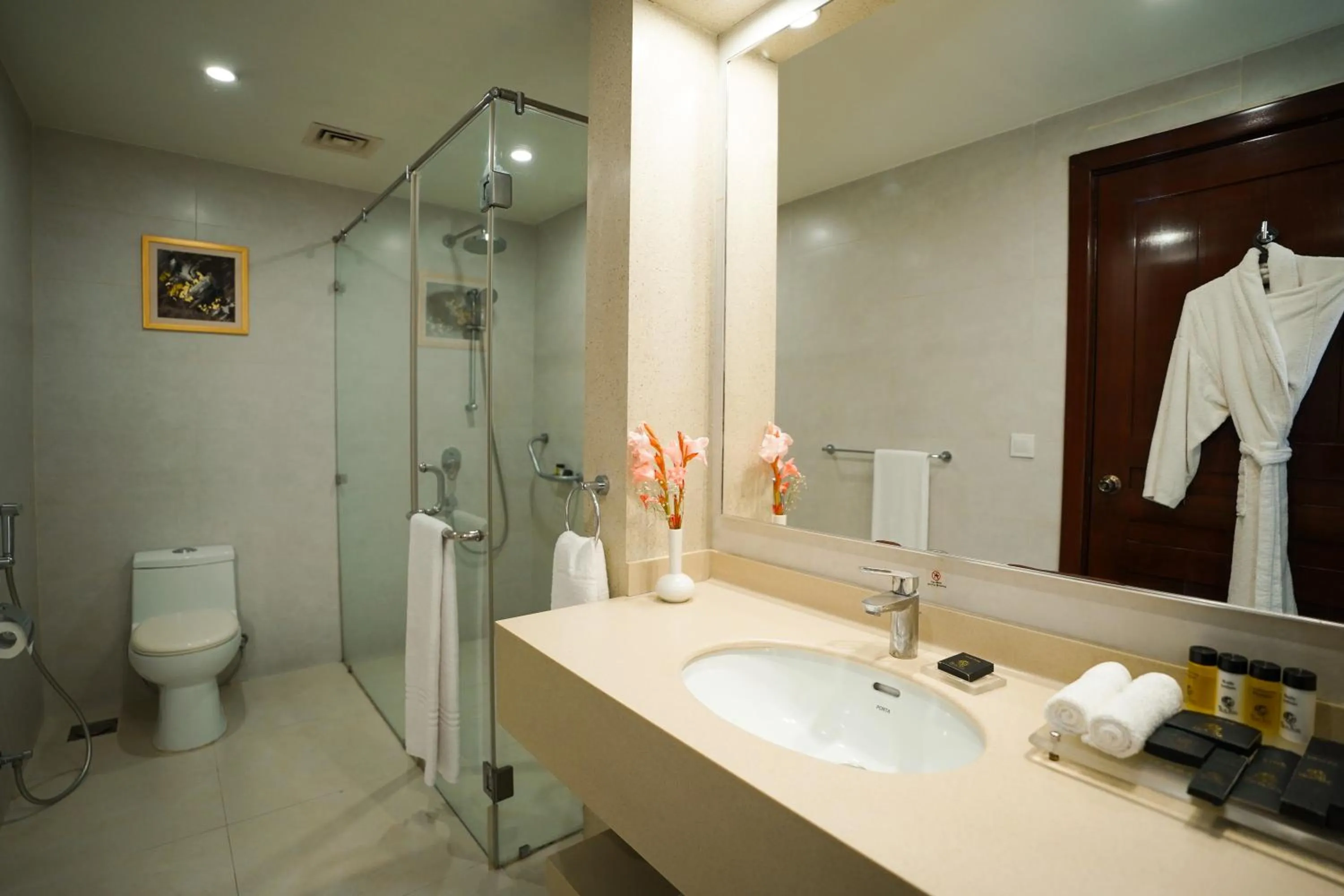 Shower in Nine Tree Luxury Hotel & Suites Lahore