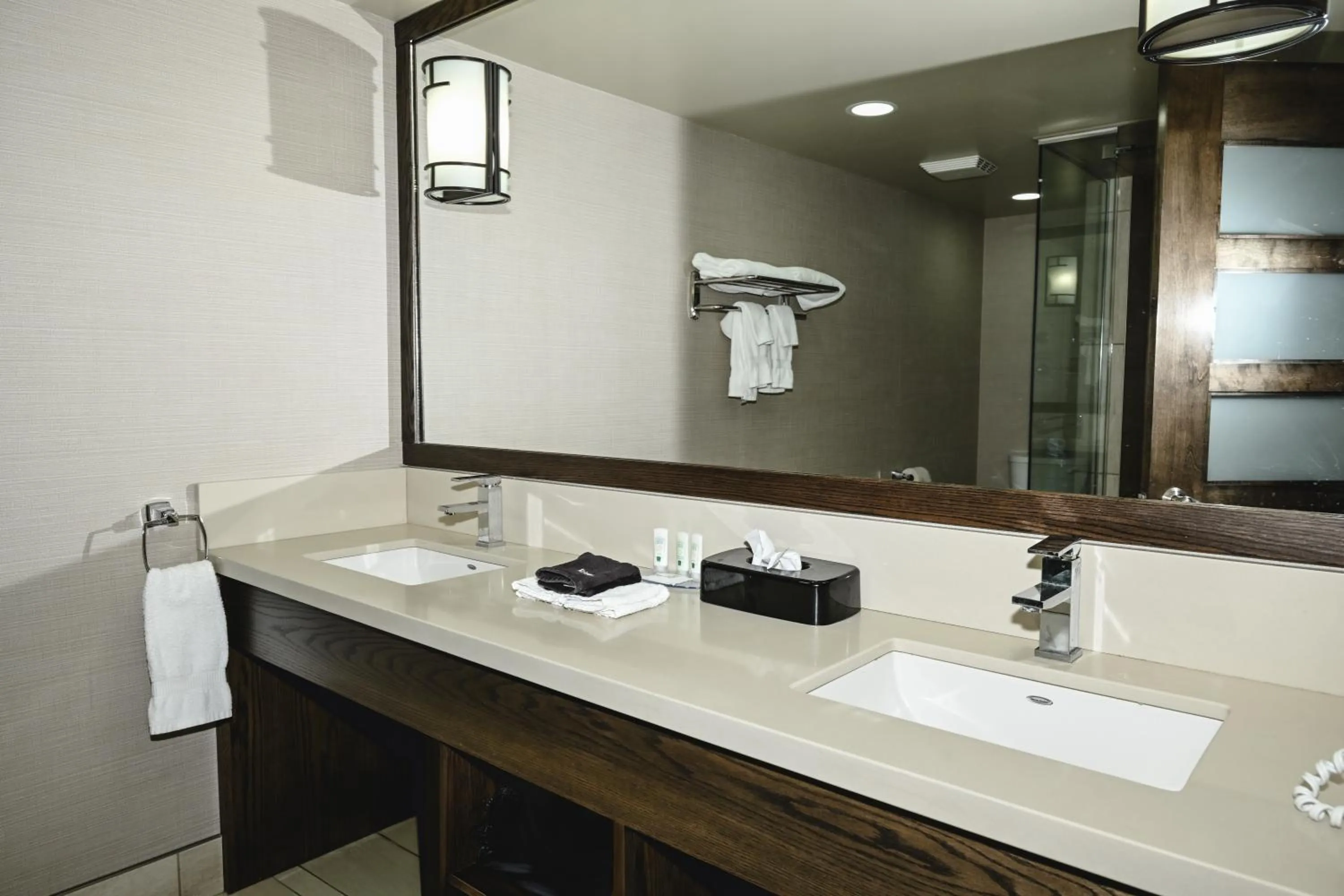 Bathroom in Quality Hotel & Conference Centre