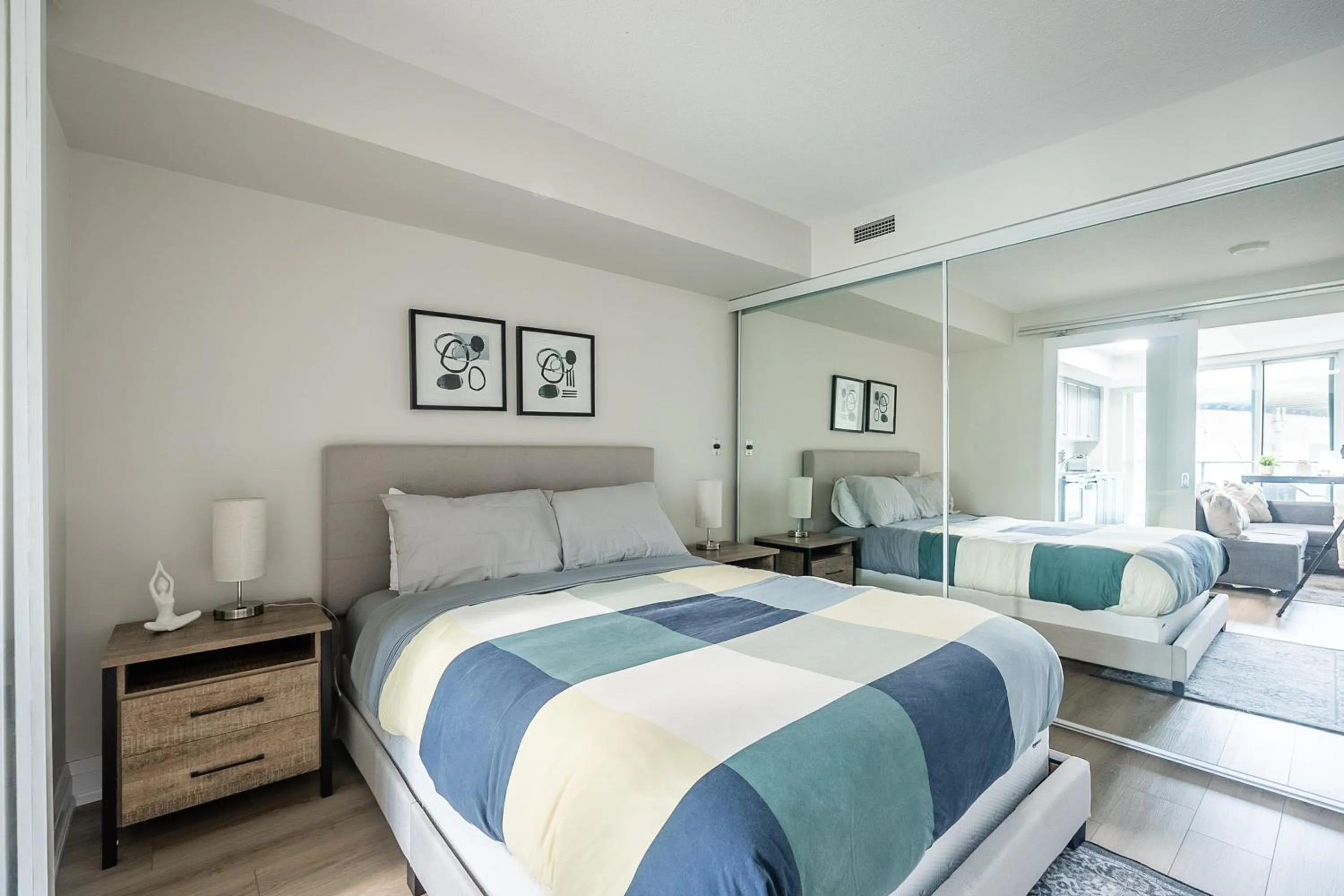 Bed in GLOBALSTAY Magnificent Condos in DT