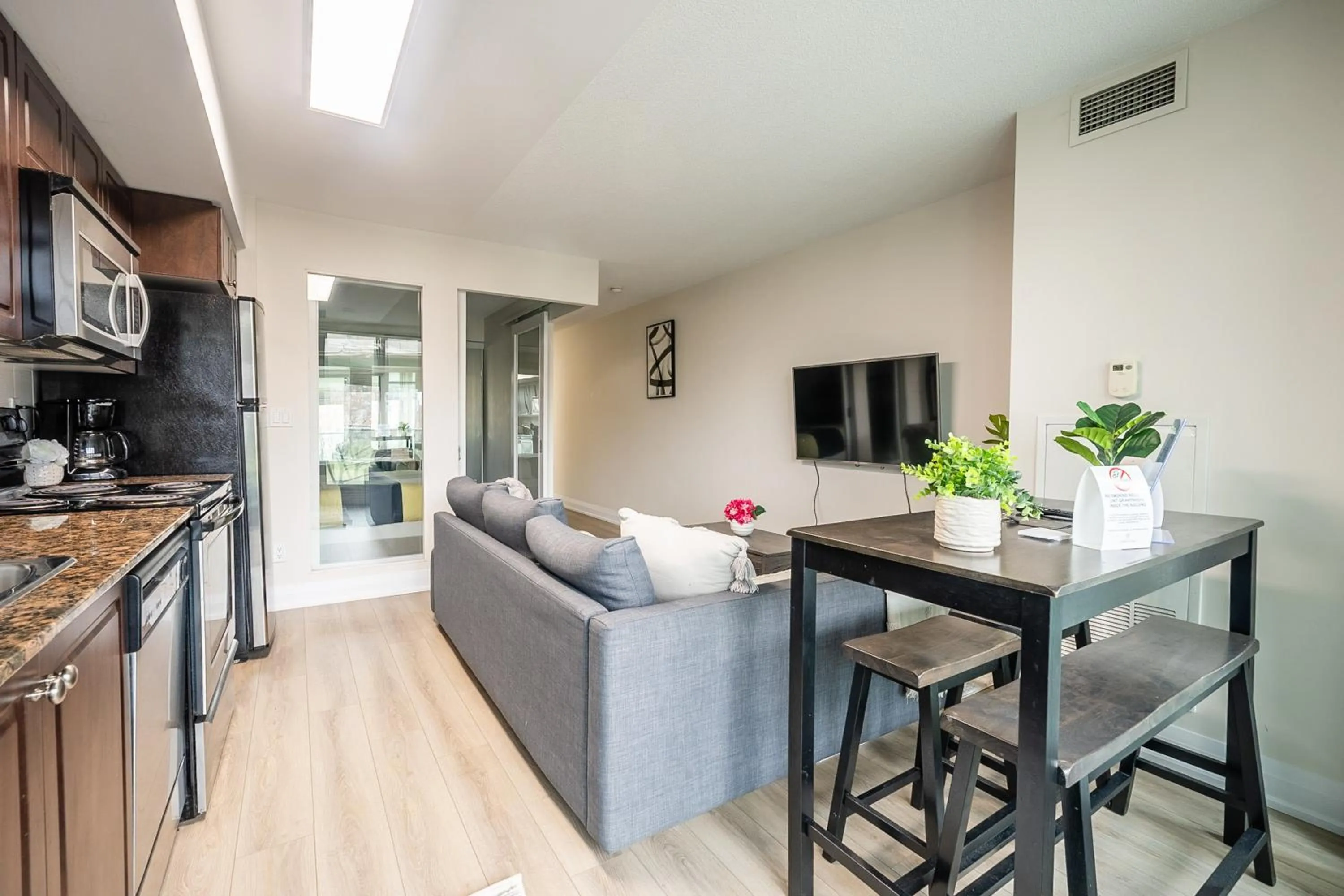 TV and multimedia in GLOBALSTAY Magnificent Condos in DT