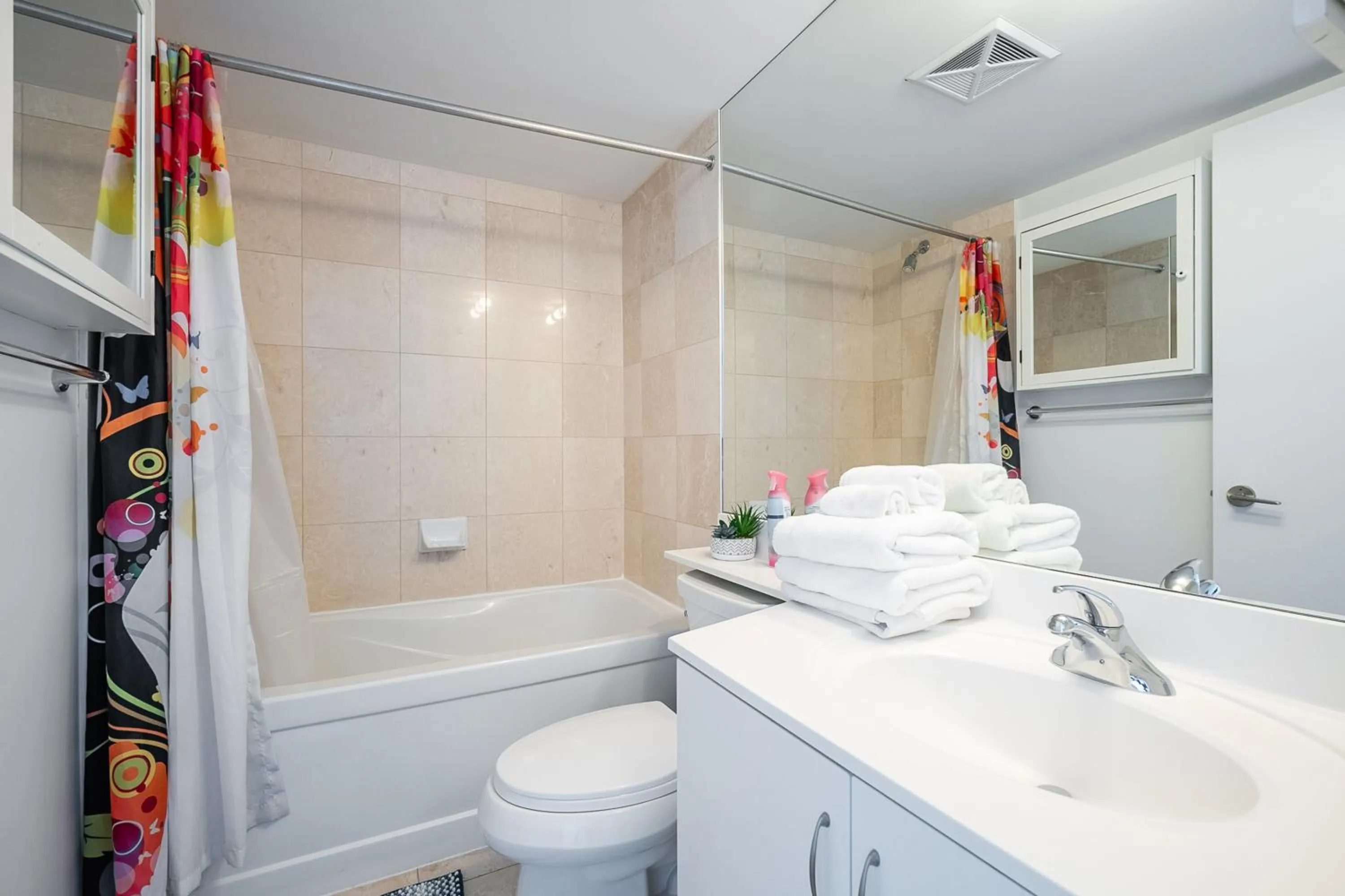 Bathroom in GLOBALSTAY Magnificent Condos in DT