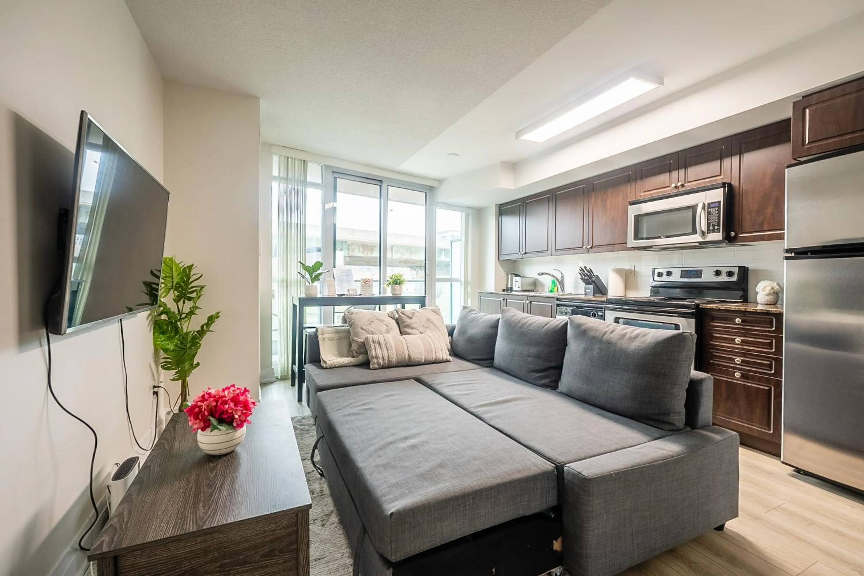 TV and multimedia in GLOBALSTAY Magnificent Condos in DT