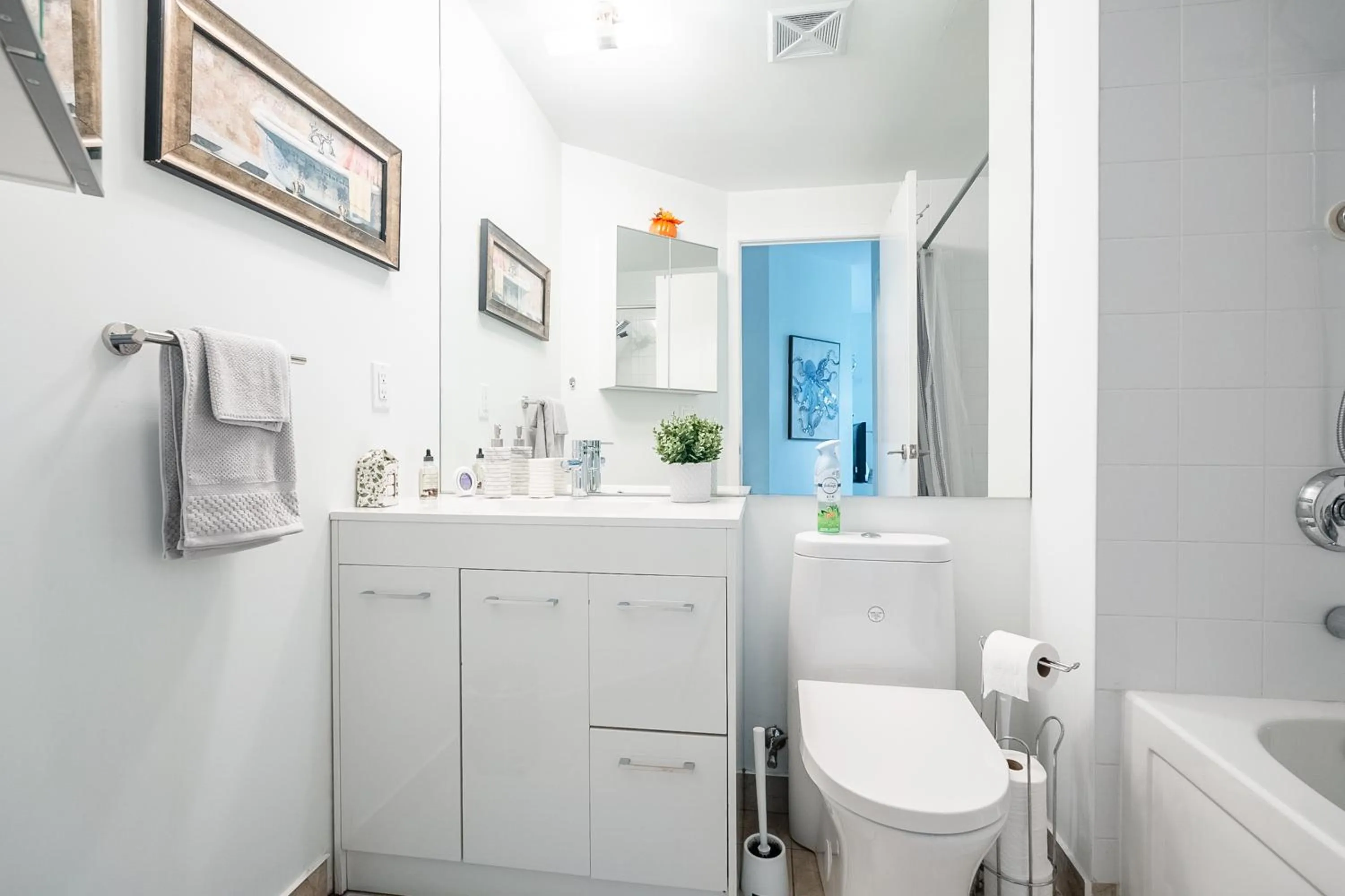 Bathroom in GLOBALSTAY Magnificent Condos in DT
