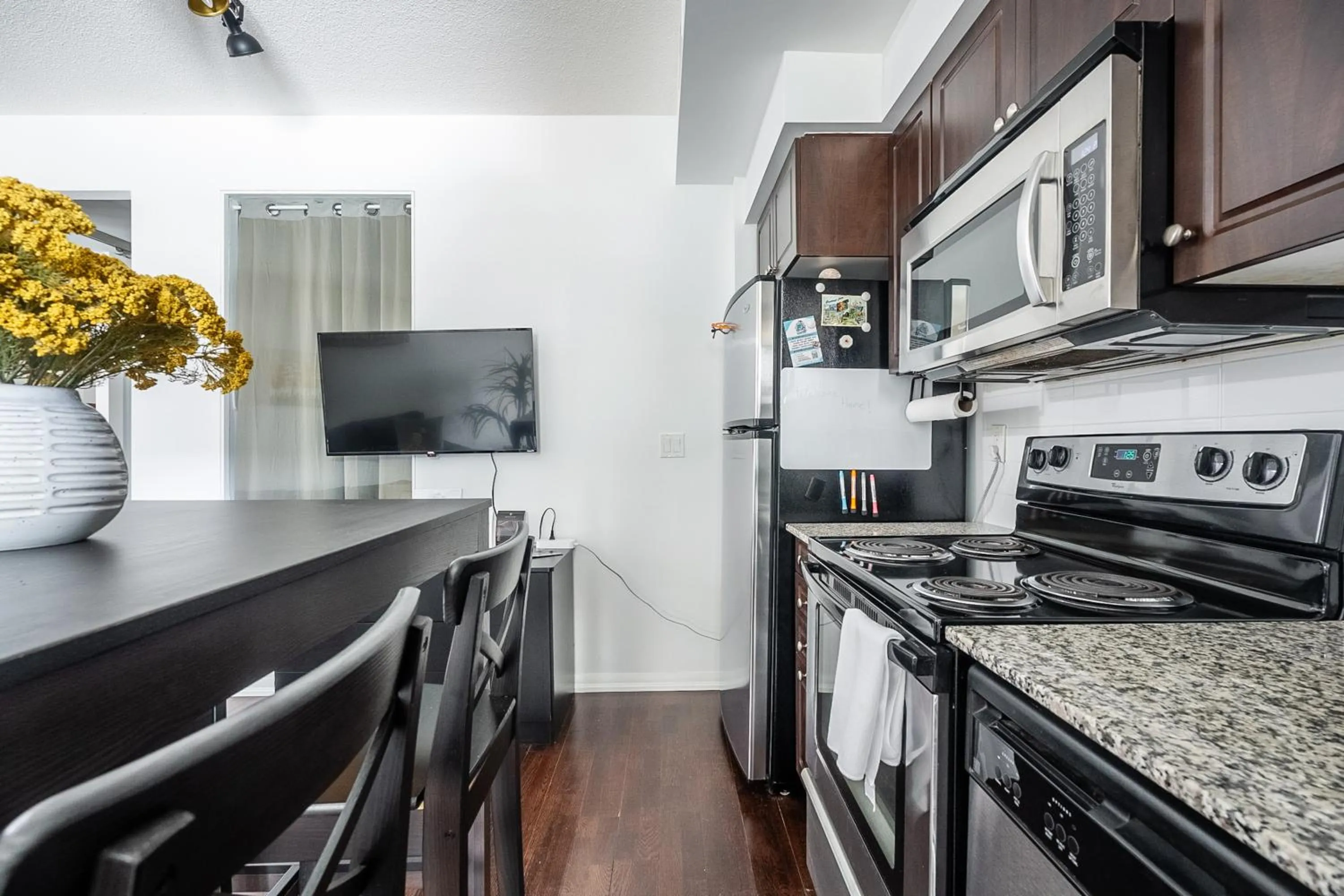 TV and multimedia in GLOBALSTAY Magnificent Condos in DT