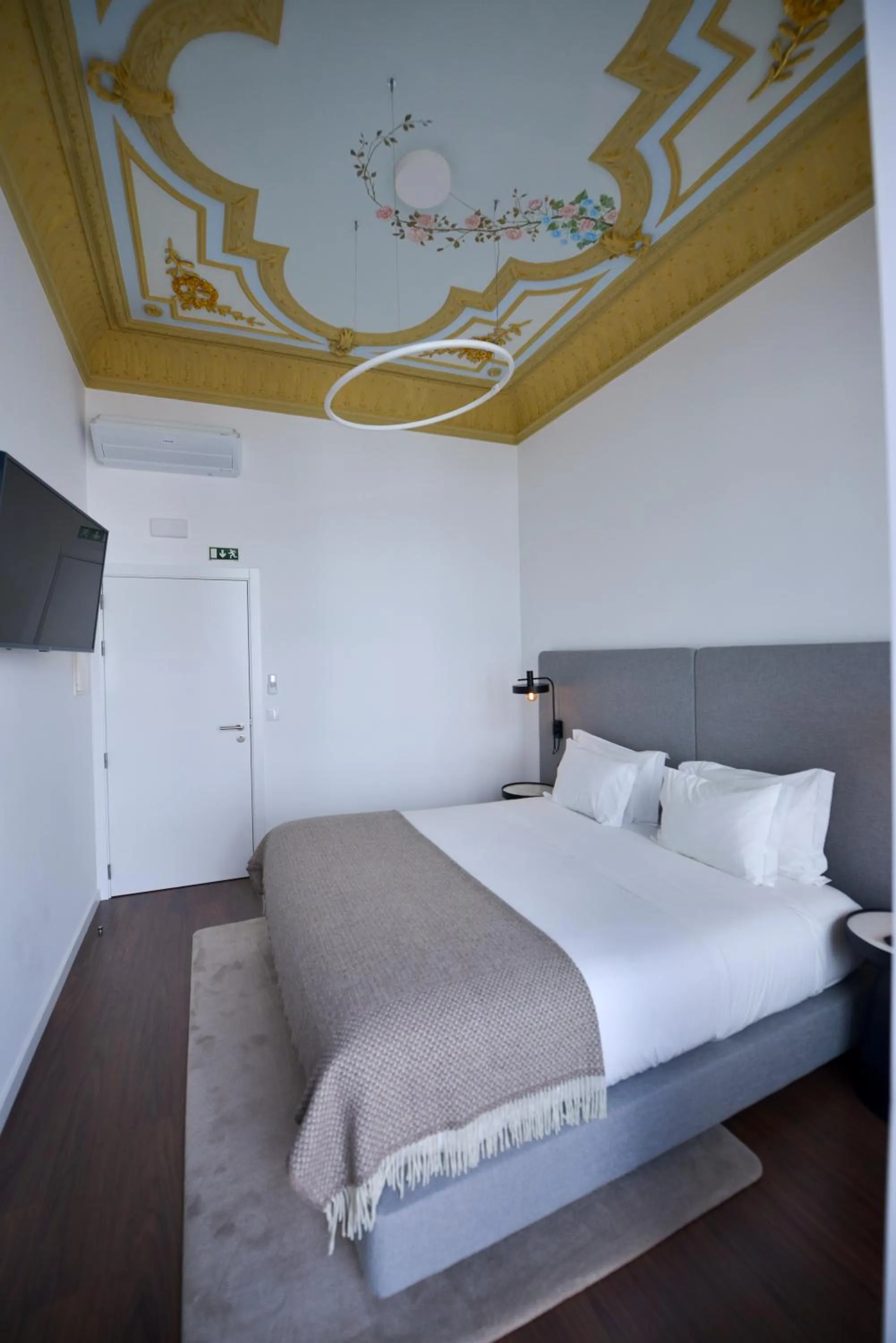 Bedroom, Bed in O Paço - Vintage Suites