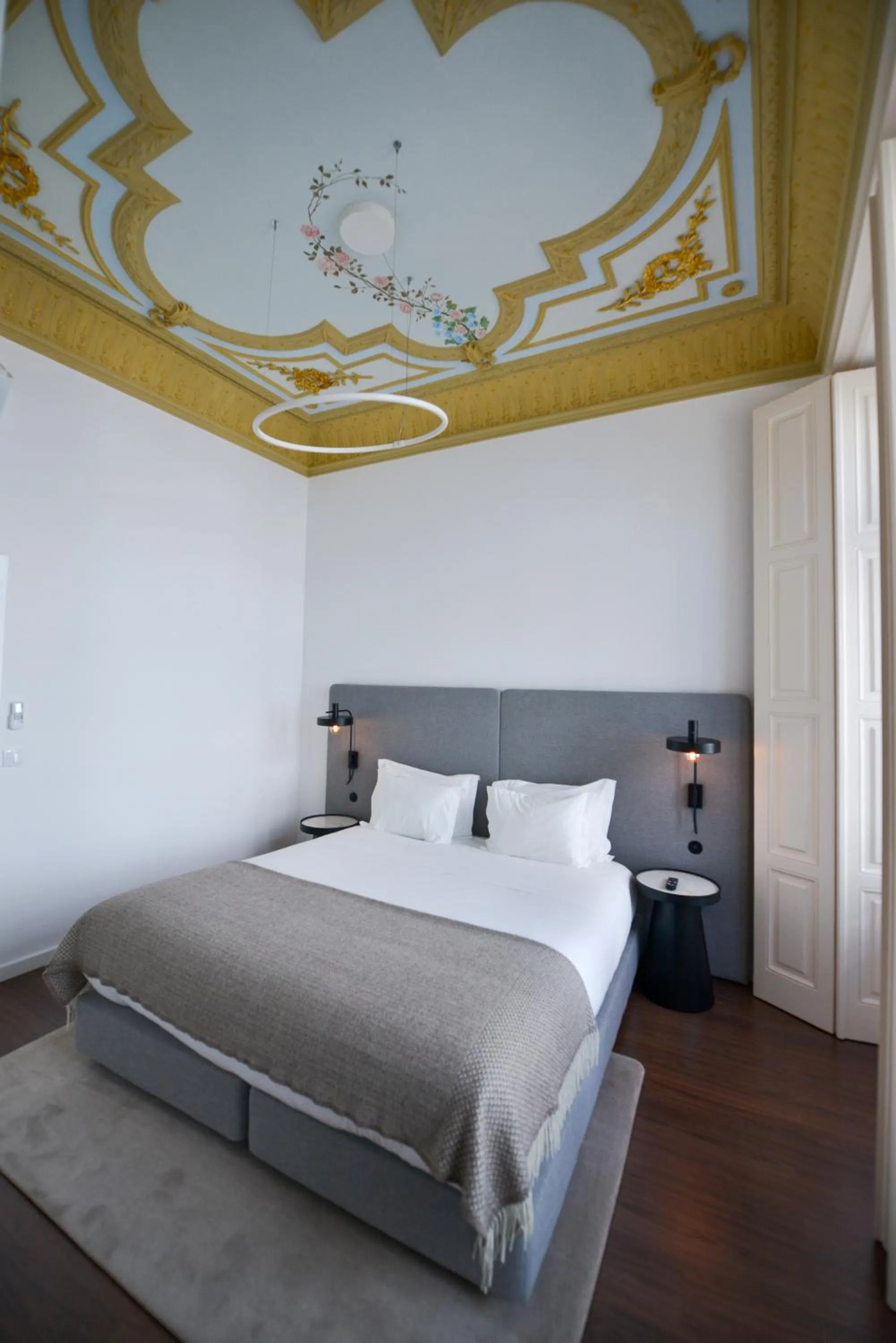 Bedroom, Bed in O Paço - Vintage Suites