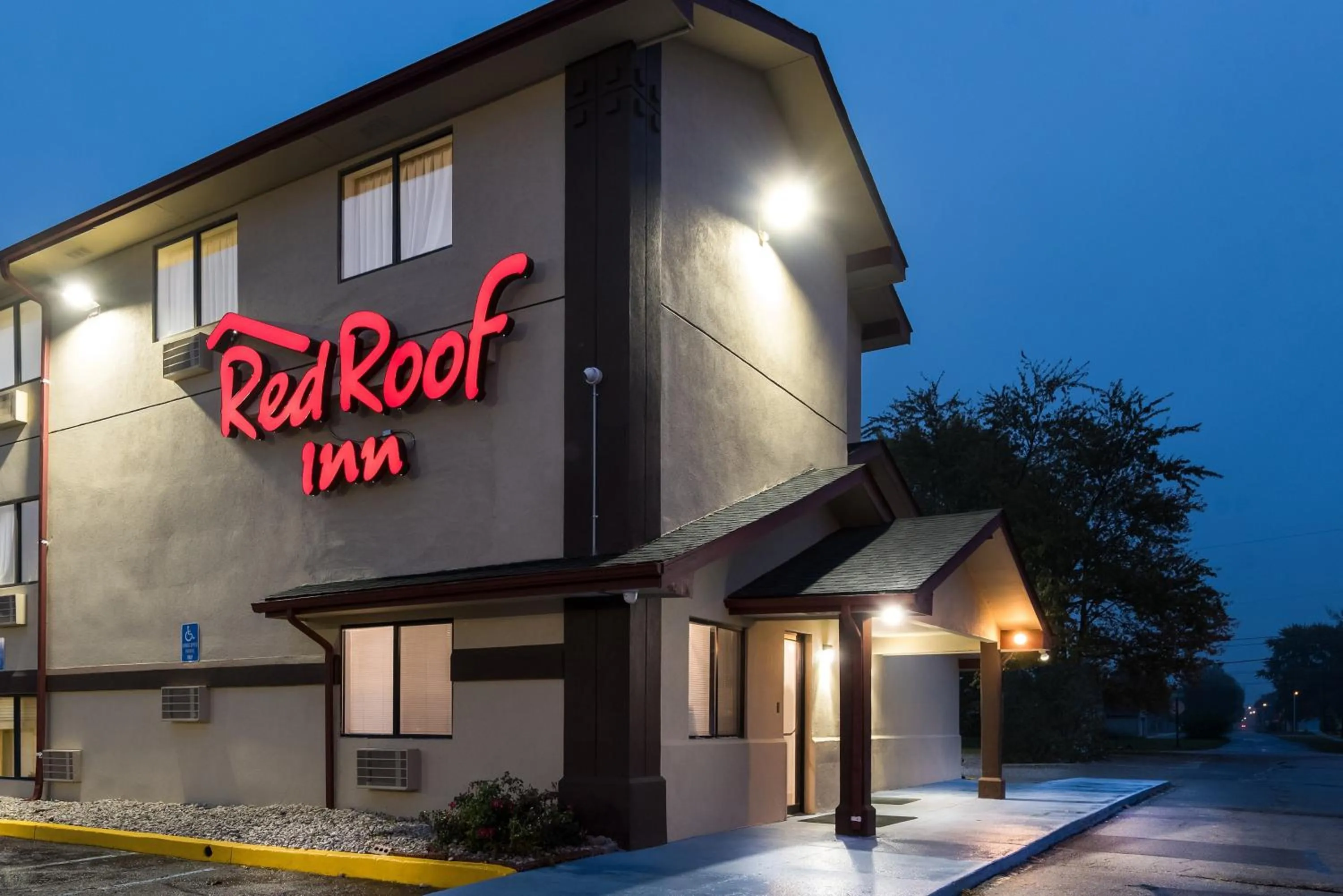 Property building in Red Roof Inn Findlay