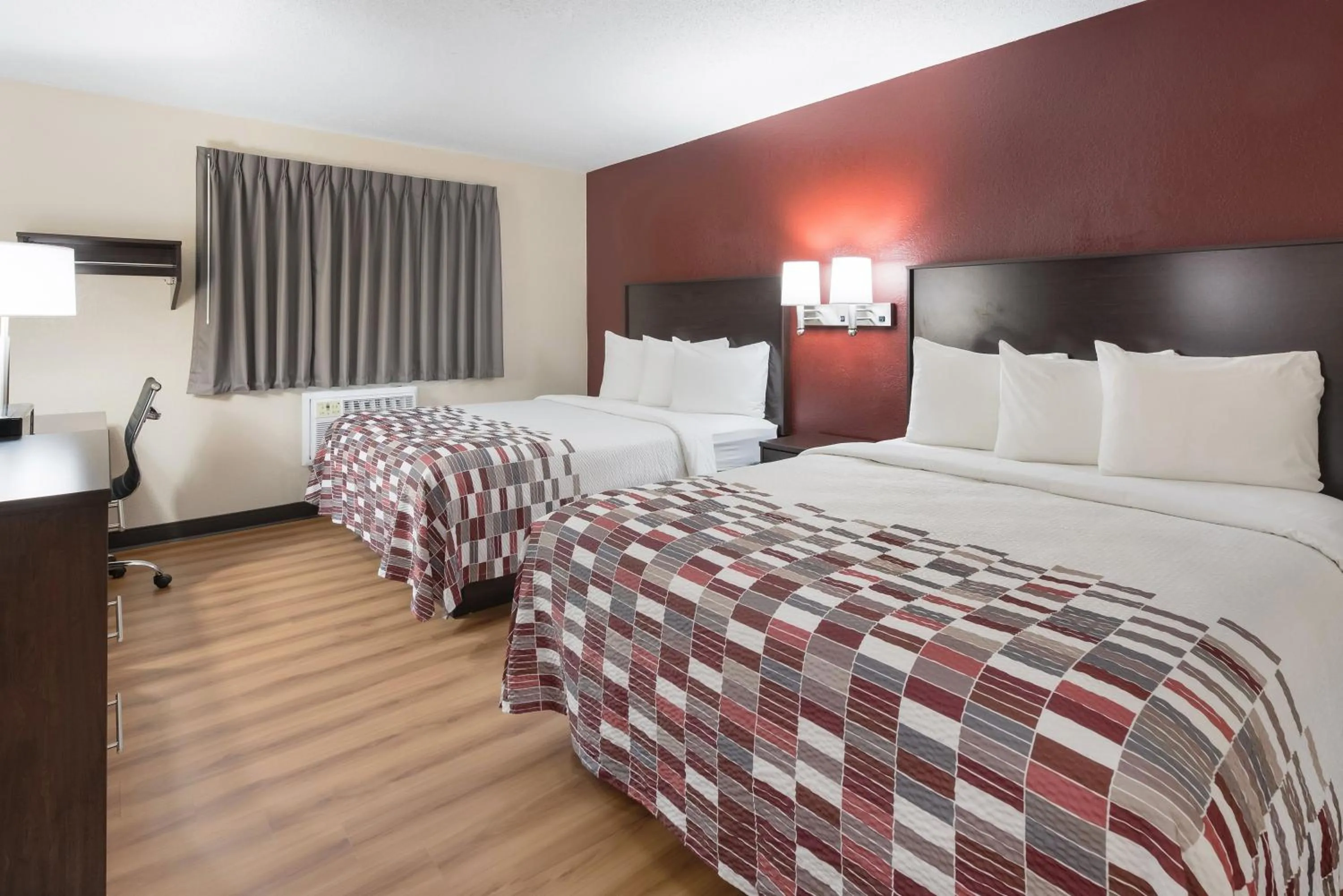 Bedroom, Bed in Red Roof Inn Findlay