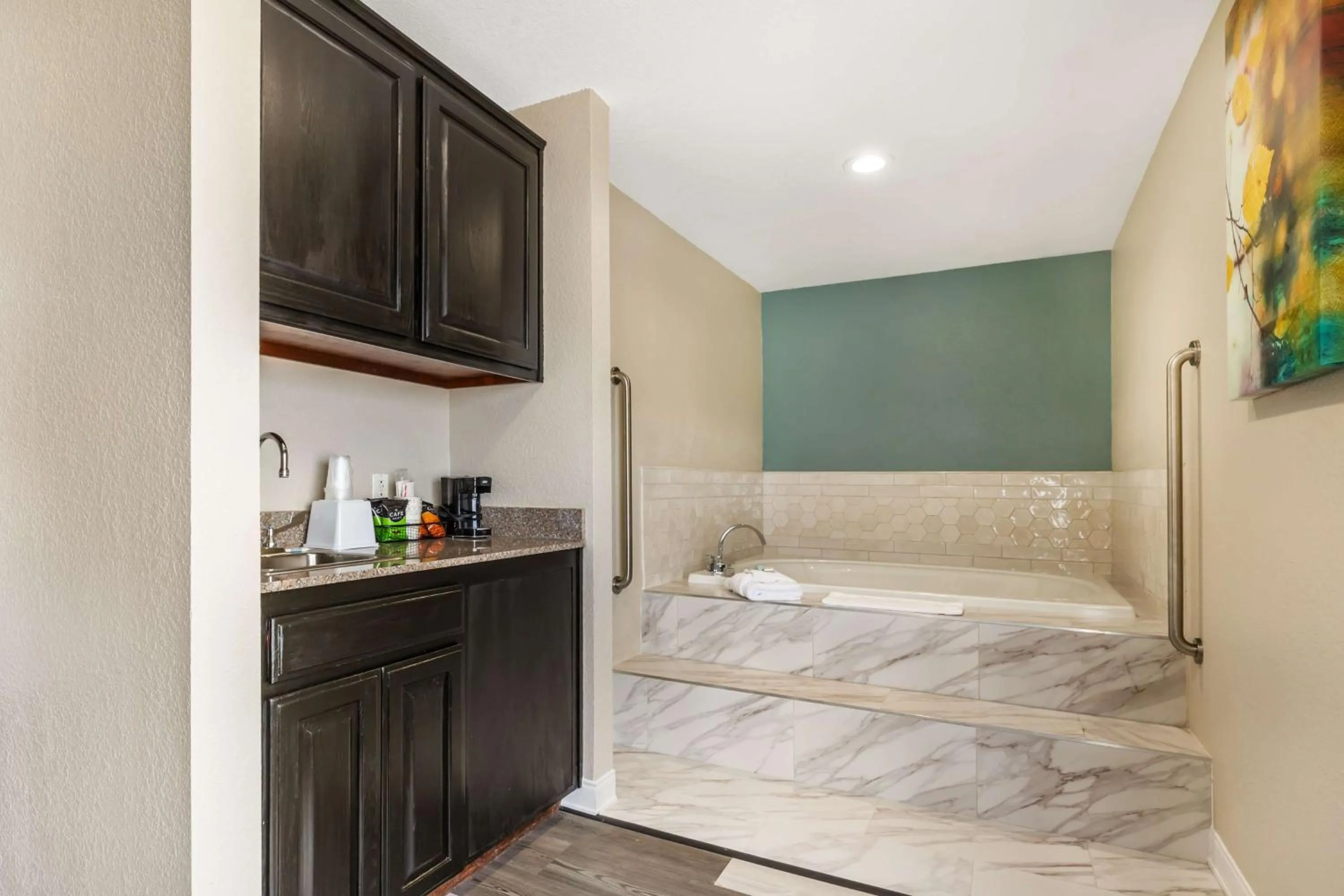 Photo of the whole room, Bed in Best Western Prime Inn & Suites