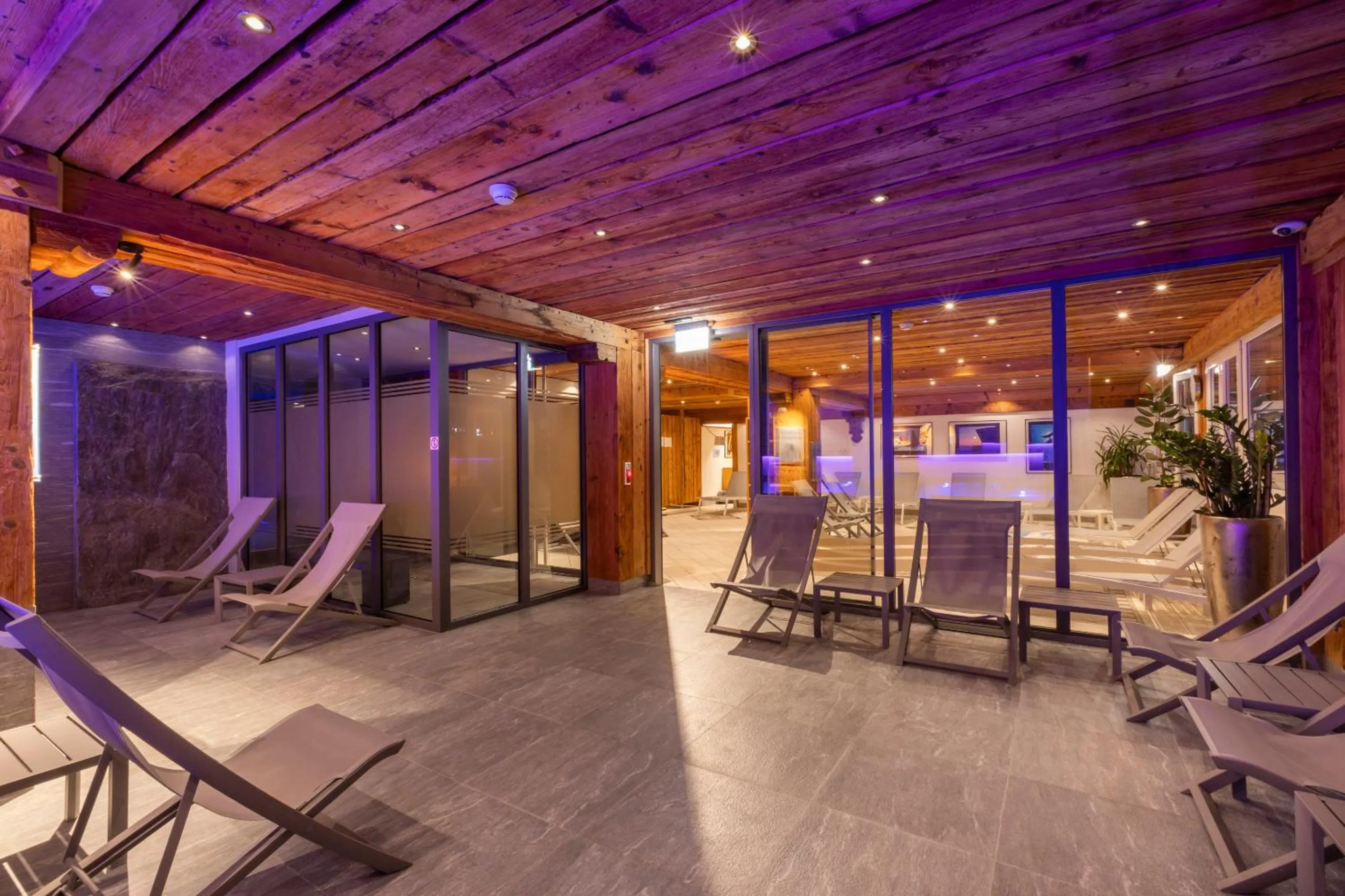 Swimming pool in Naco Aparthotel by Arca Spa