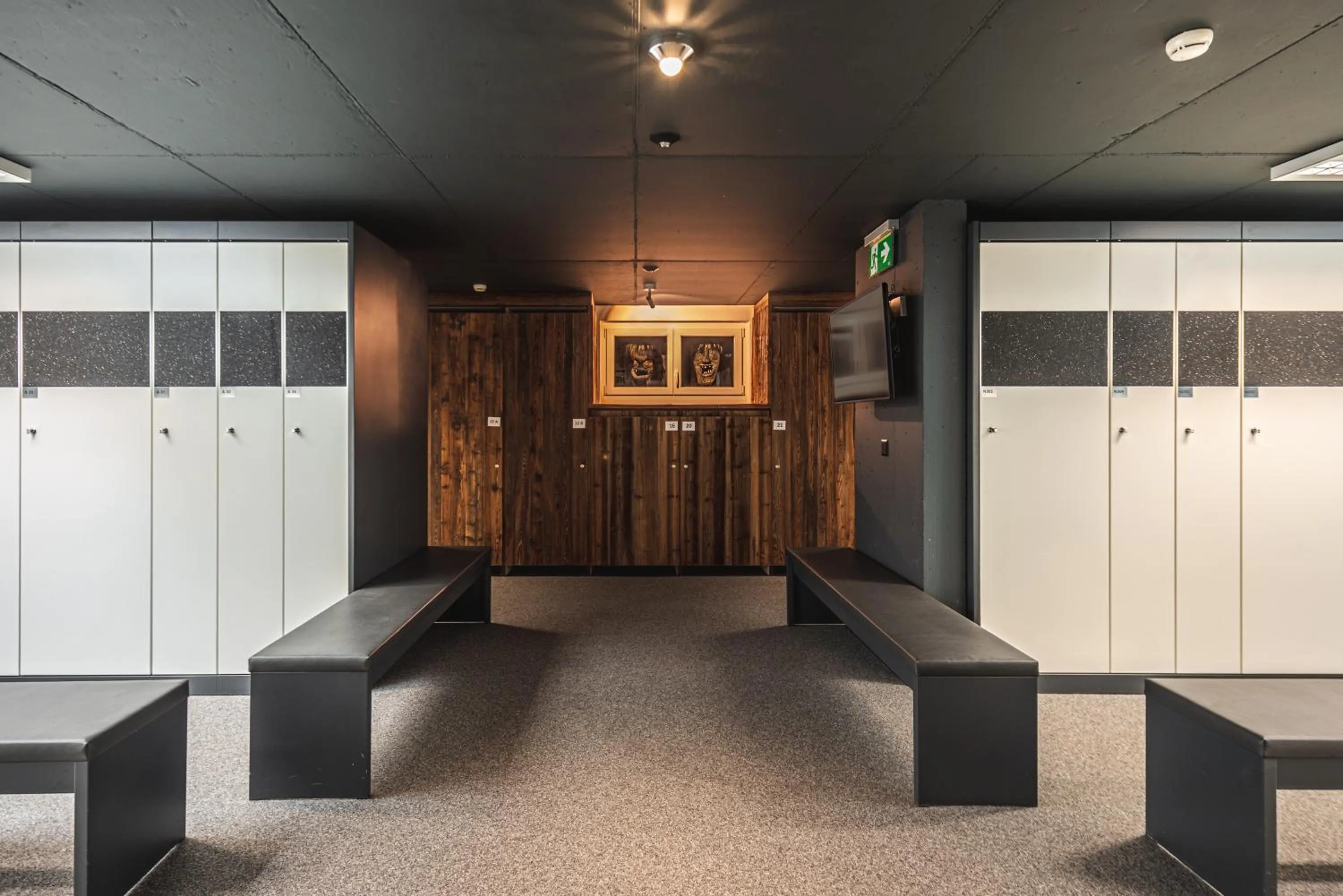 Skiing in Naco Aparthotel by Arca Spa