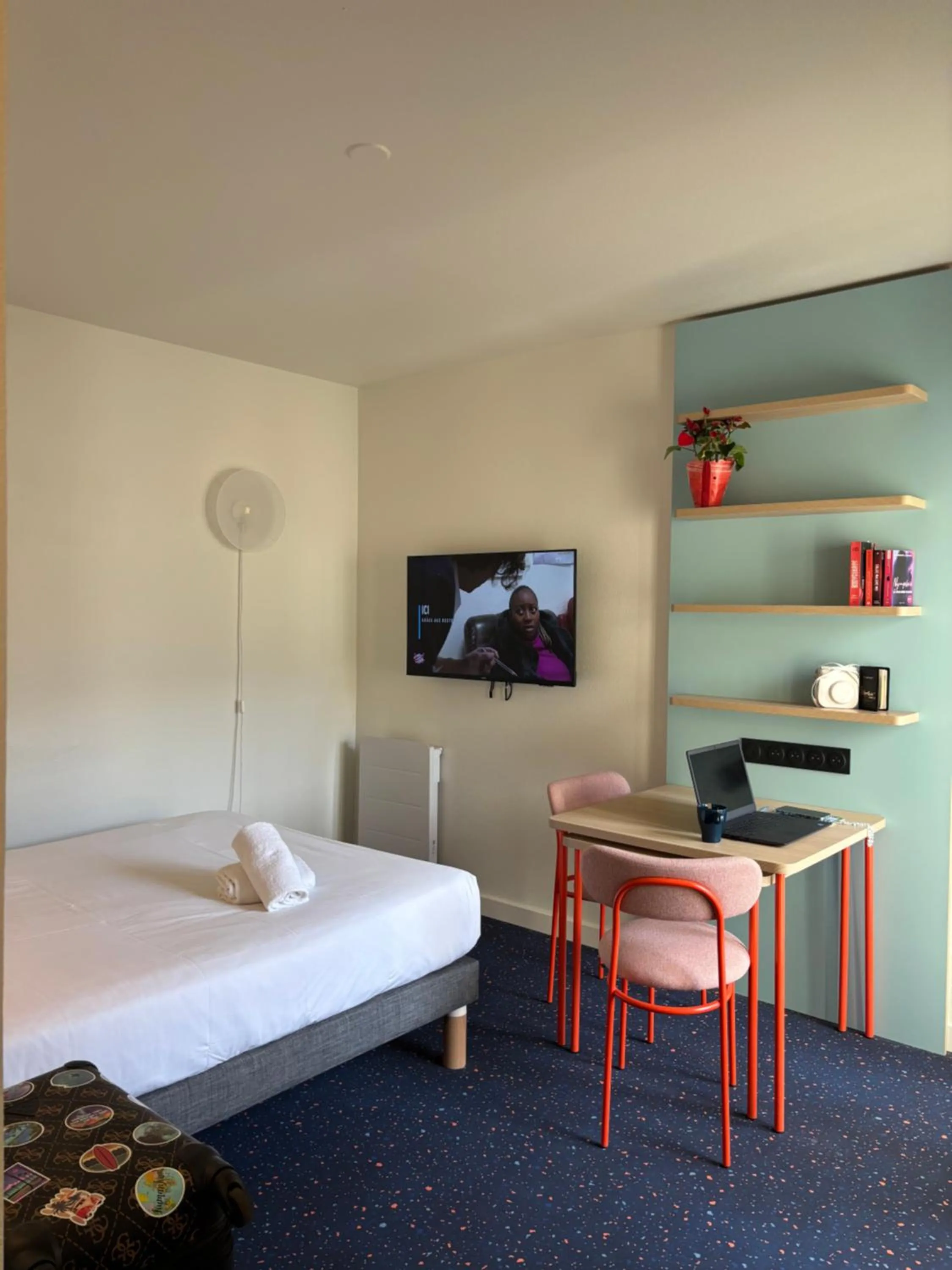 Bed in Hôtel et Résidence Les Lauréades Clermont-Ferrand Centre Jaude