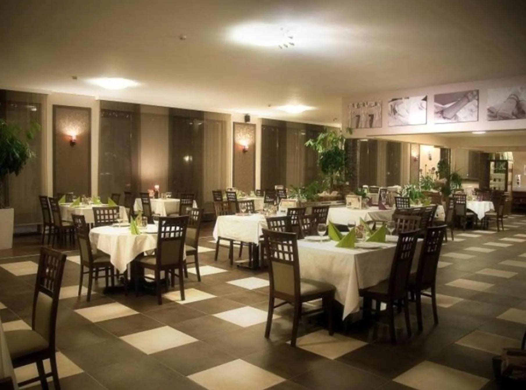 Restaurant/places to eat in Piknik Wellness Hotel