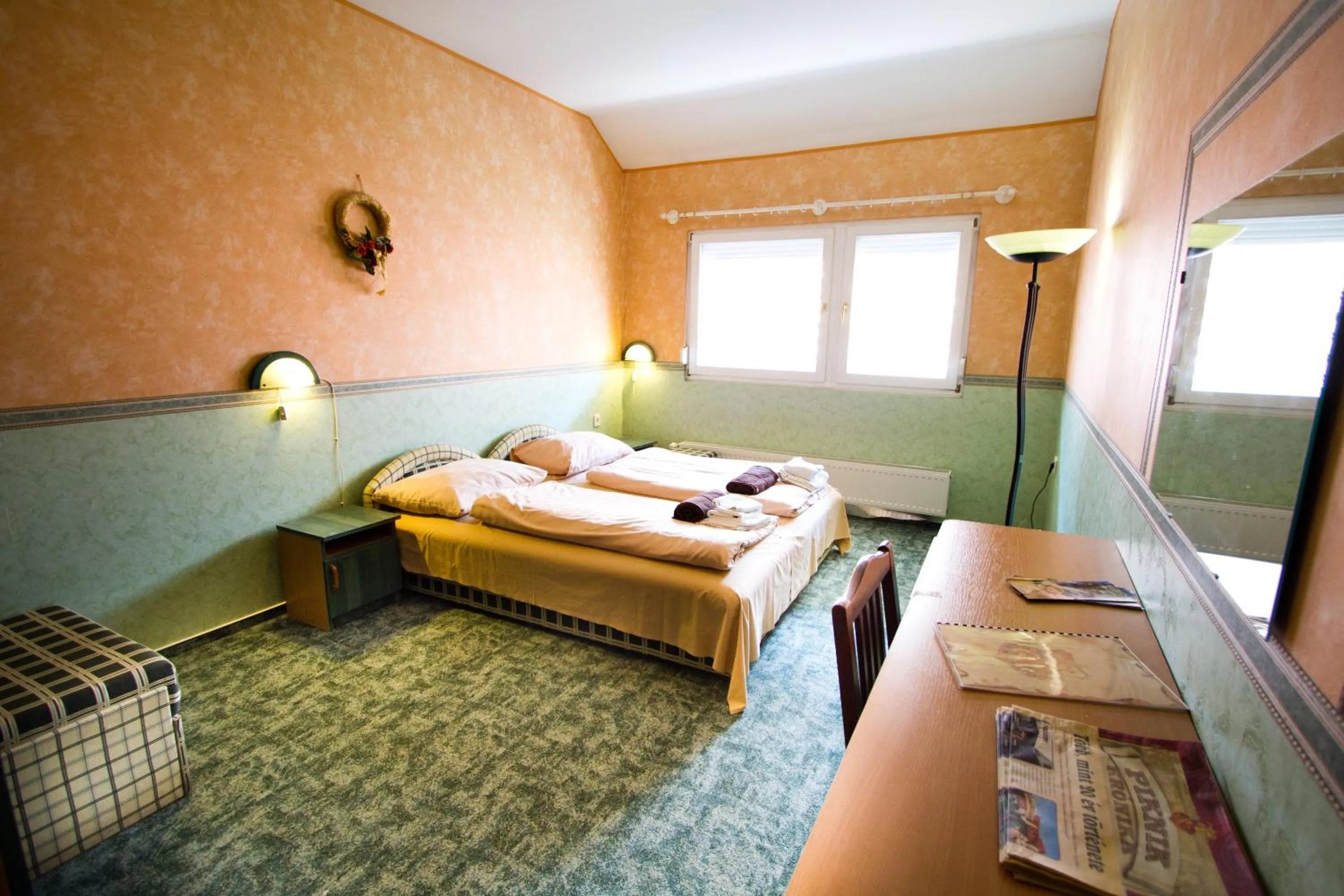 Bed in Piknik Wellness Hotel