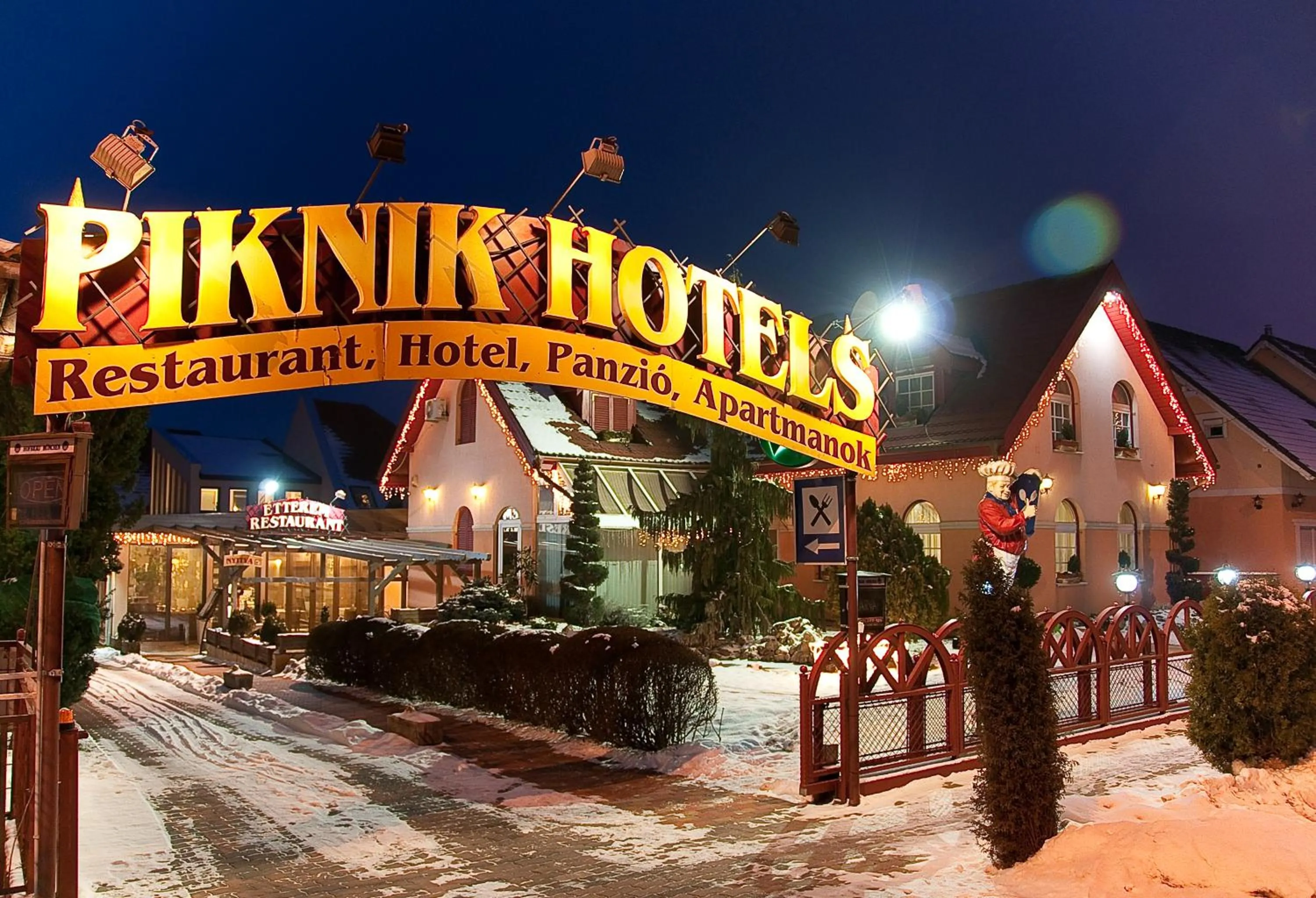 Facade/entrance in Piknik Wellness Hotel
