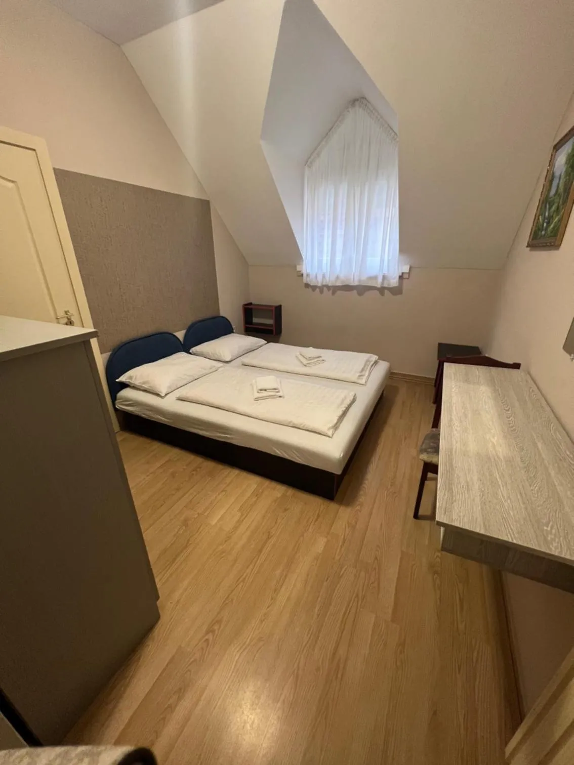 Bed in Piknik Wellness Hotel
