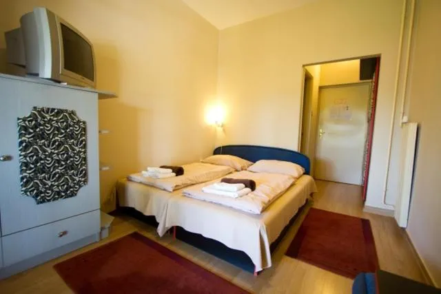 Bedroom, Bed in Piknik Wellness Hotel
