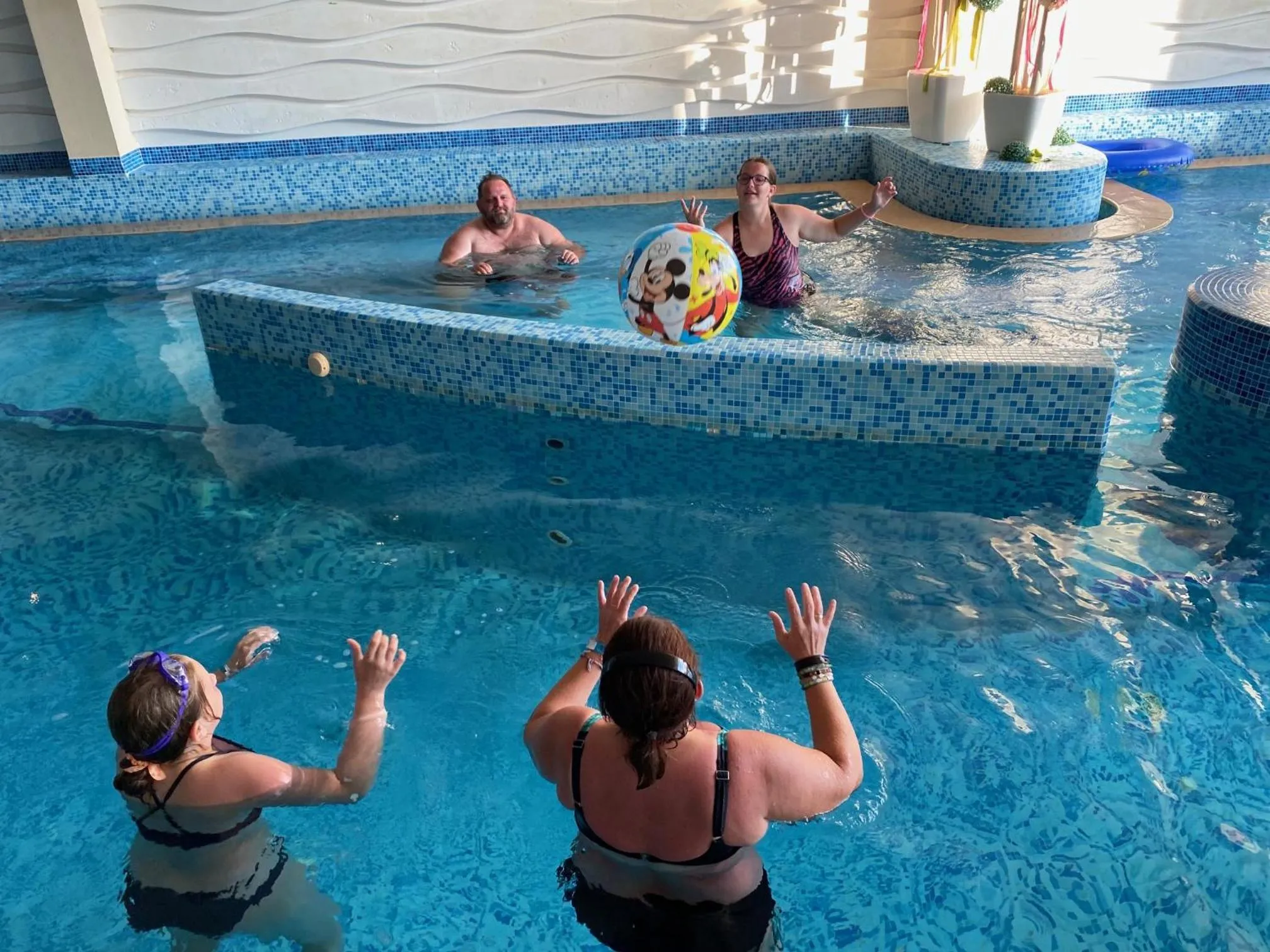 Swimming pool in Piknik Wellness Hotel