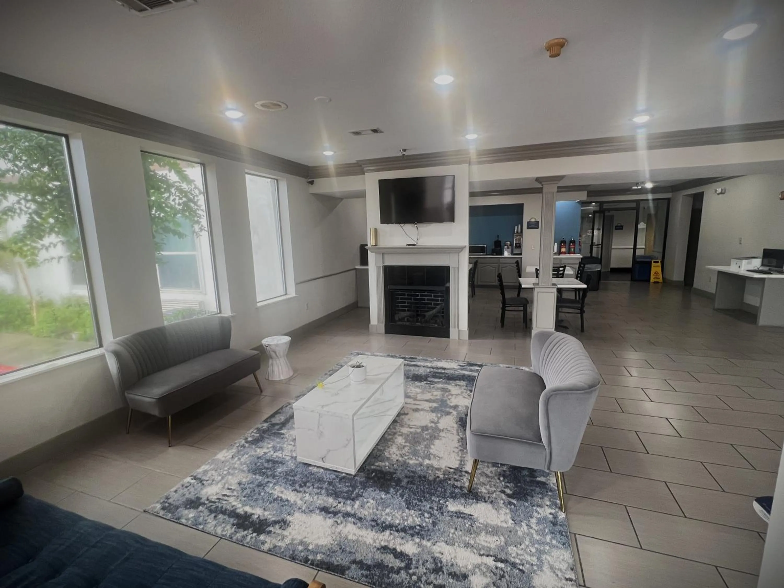 Seating area in Days Inn by Wyndham Denham Springs-Baton Rouge East