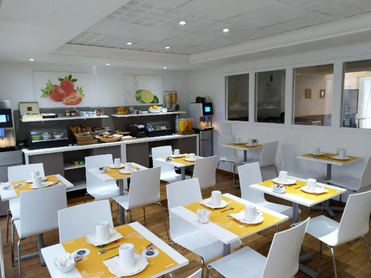 Breakfast in Aparthotel Adagio Access Marseille Prado Périer Breakfast in Aparthotel Adagio Access Marseille Prado Périer