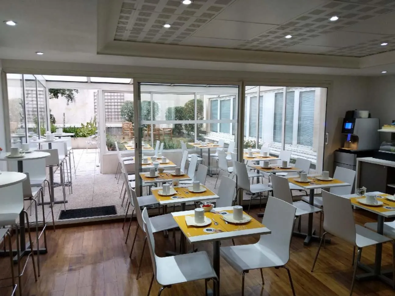 Breakfast in Aparthotel Adagio Access Marseille Prado Périer