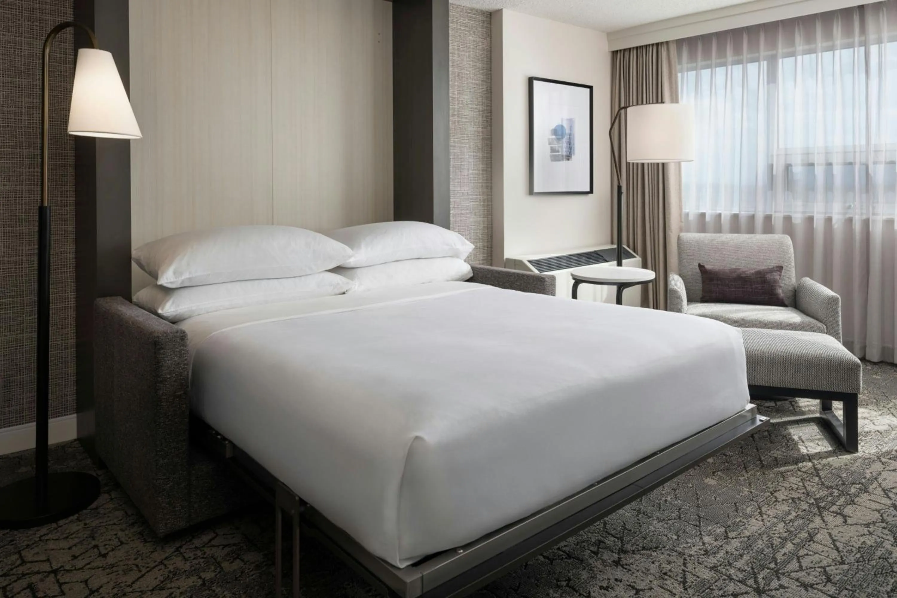 Photo of the whole room, Bed in Sheraton Cavalier Calgary Hotel