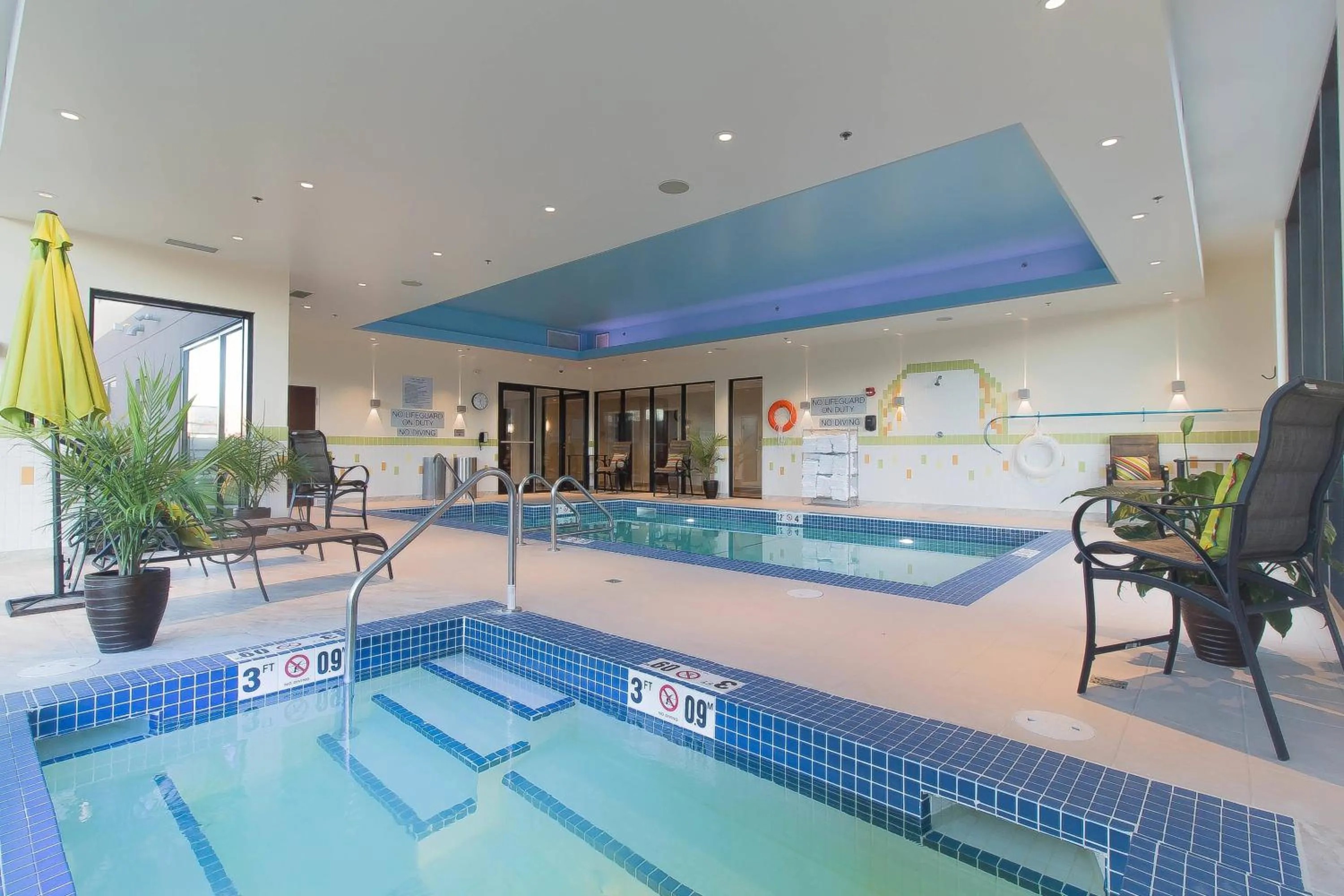 Swimming pool in Fairfield by Marriott Regina